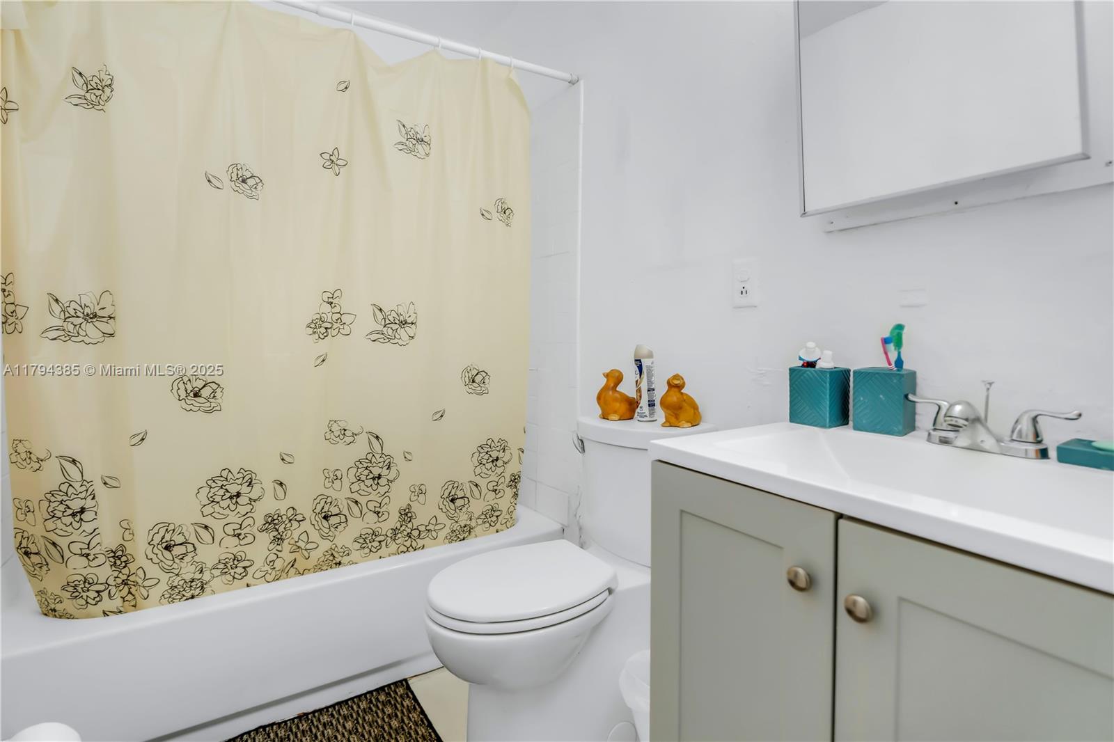 See details 2240 3 / 2 1258 sq. ft. $ 2025-05-02 0 Photo