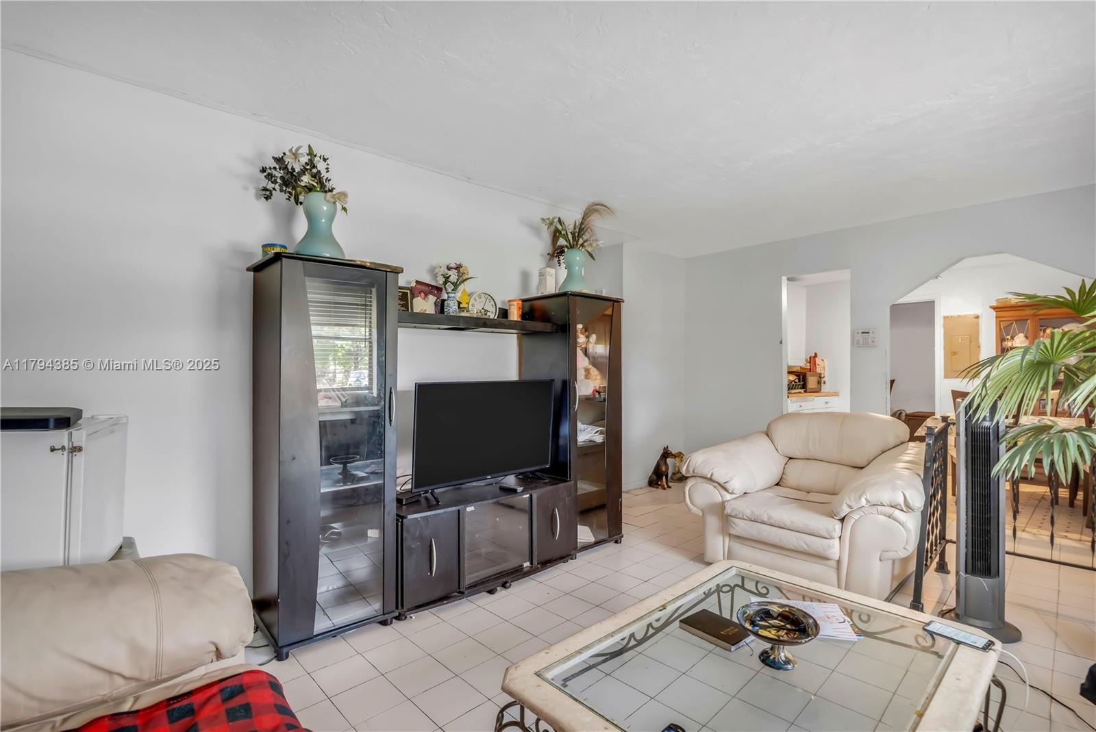 See details 2240 3 / 2 1258 sq. ft. $ 2025-05-02 0 Photo