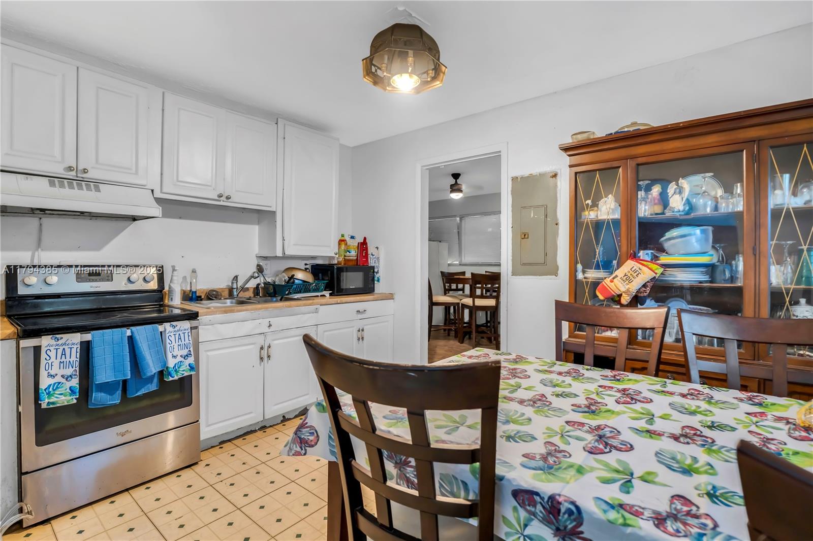 See details 2240 3 / 2 1258 sq. ft. $ 2025-05-02 0 Photo