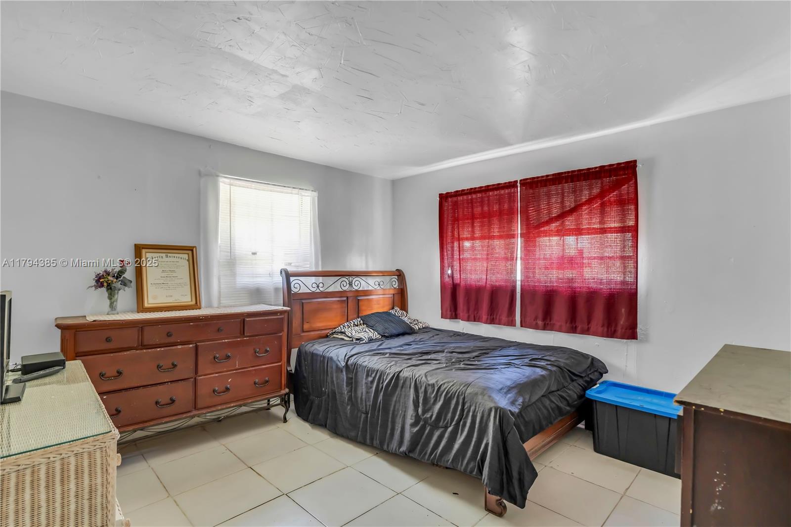 See details 2240 3 / 2 1258 sq. ft. $ 2025-05-02 0 Photo