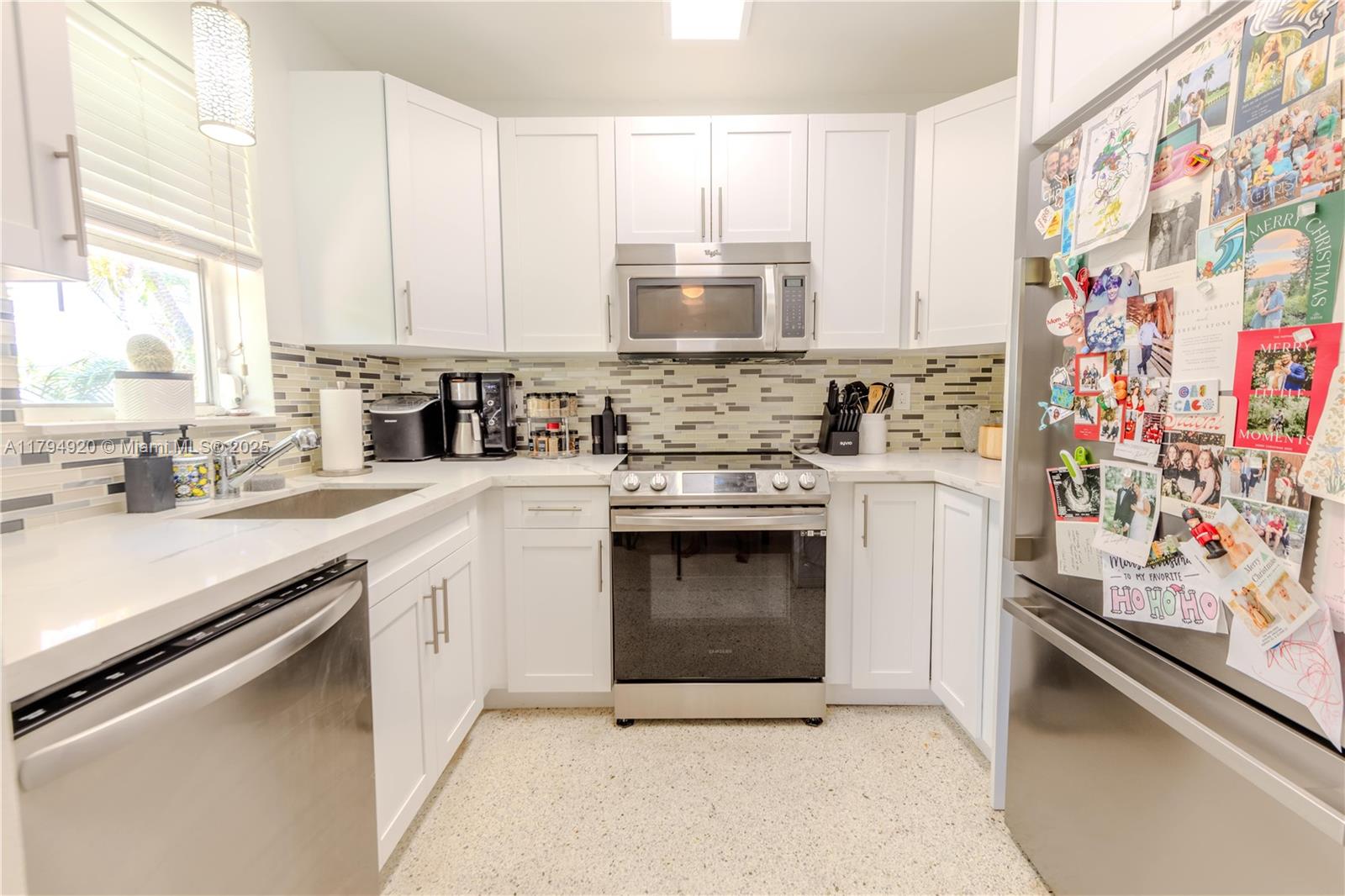   /  2776 sq. ft. $ 2025-05-01 0 foto