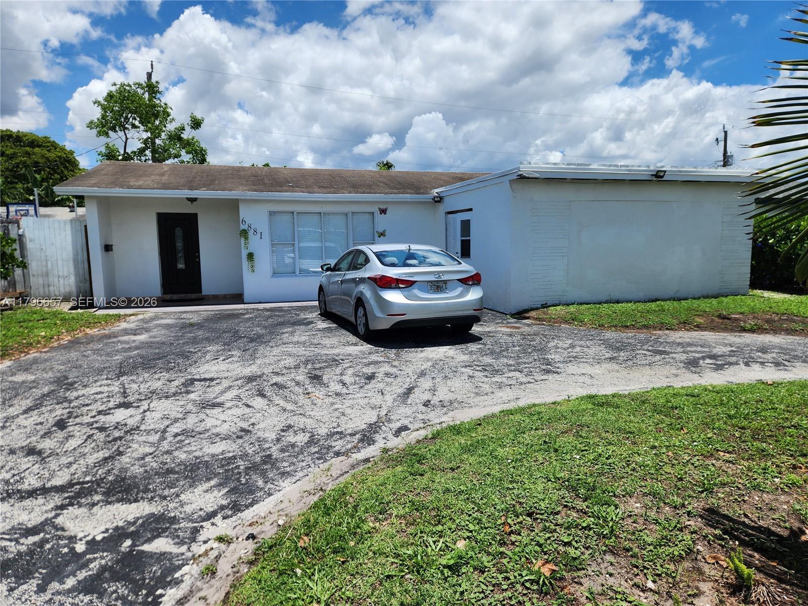 6881 3 / 2 1375 sq. ft. $ 2026-10-03 0 Photo