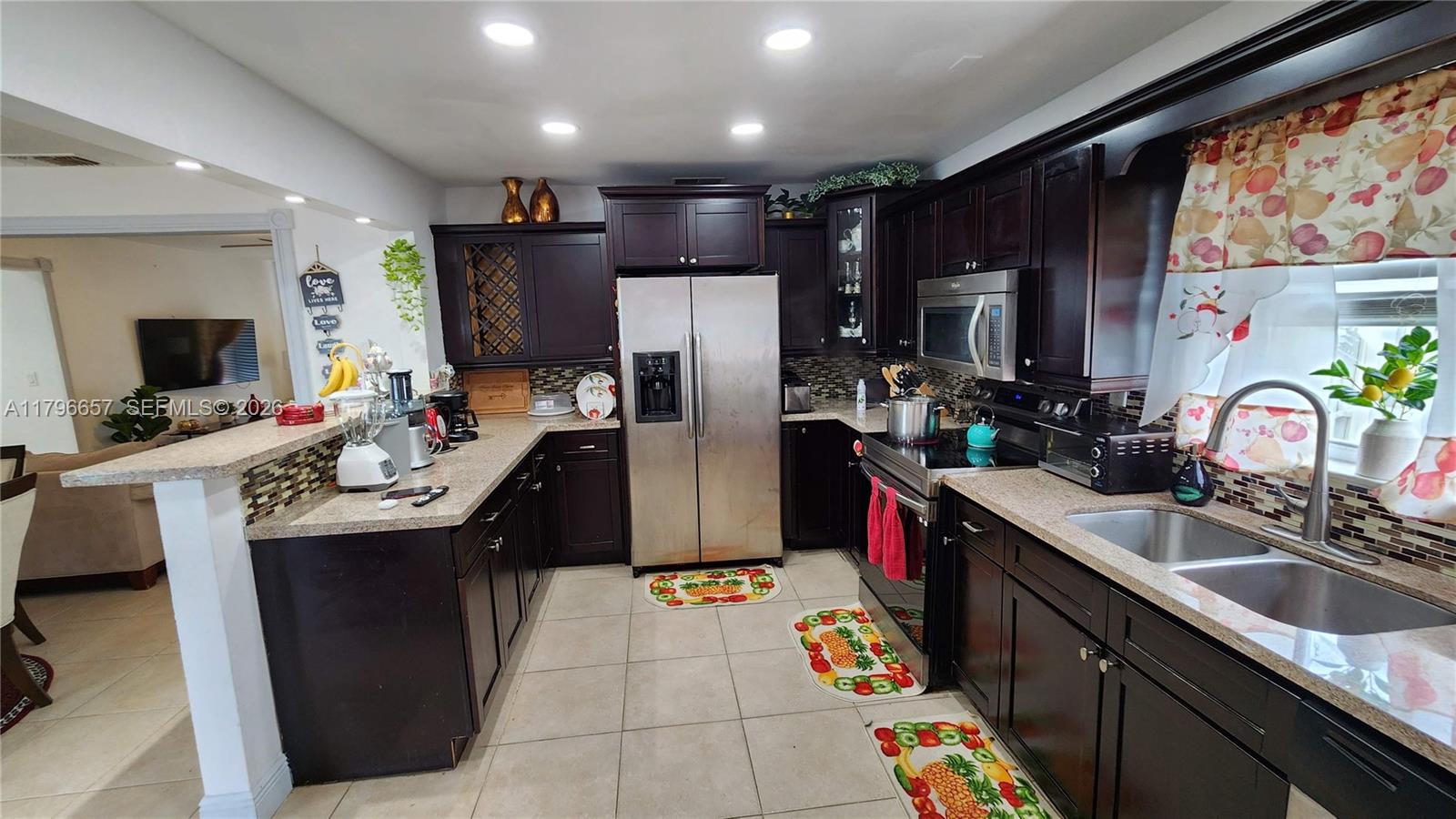 6881 3 / 2 1375 sq. ft. $ 2026-10-03 0 Photo