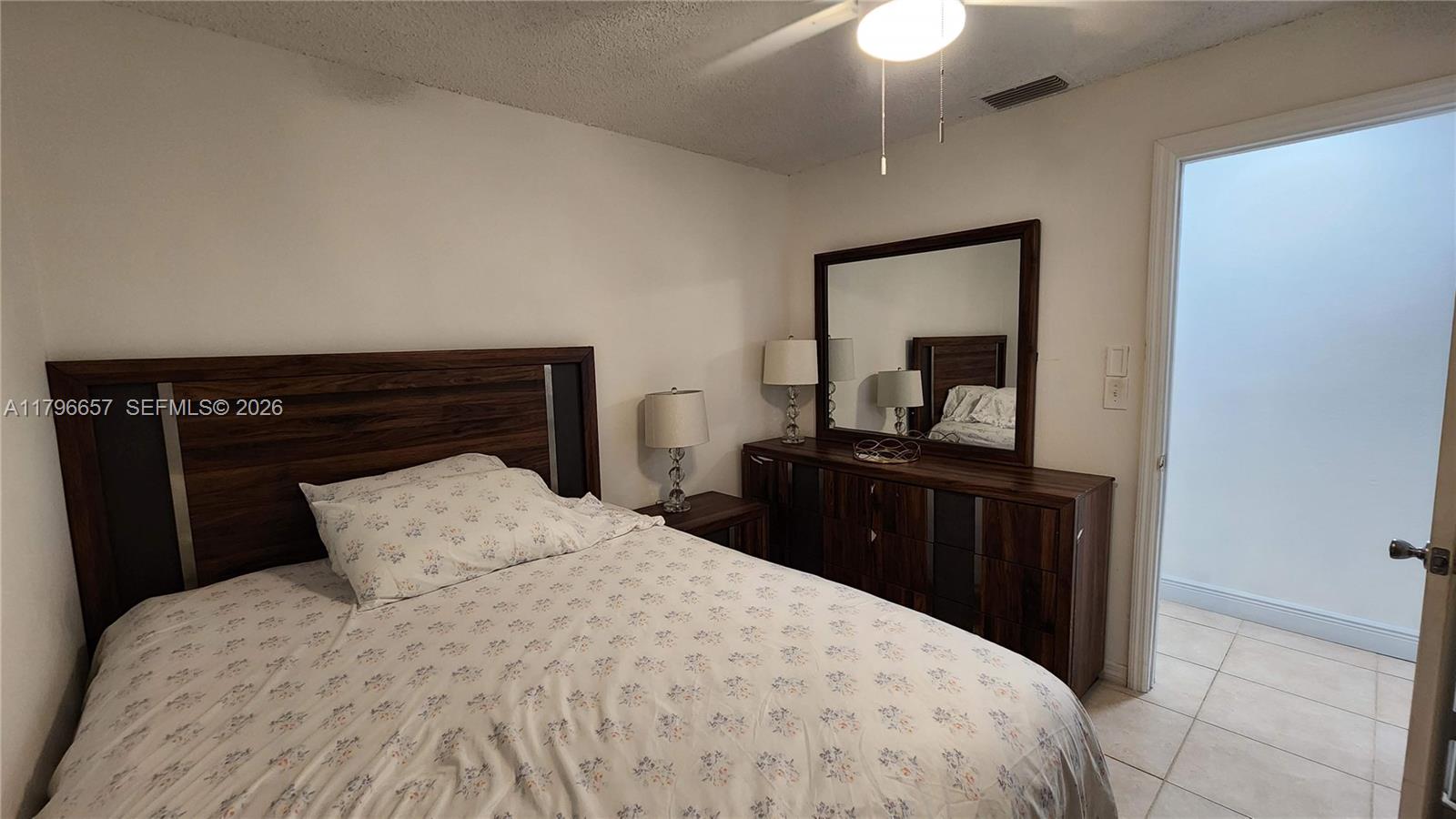 6881 3 / 2 1375 sq. ft. $ 2026-10-03 0 Photo