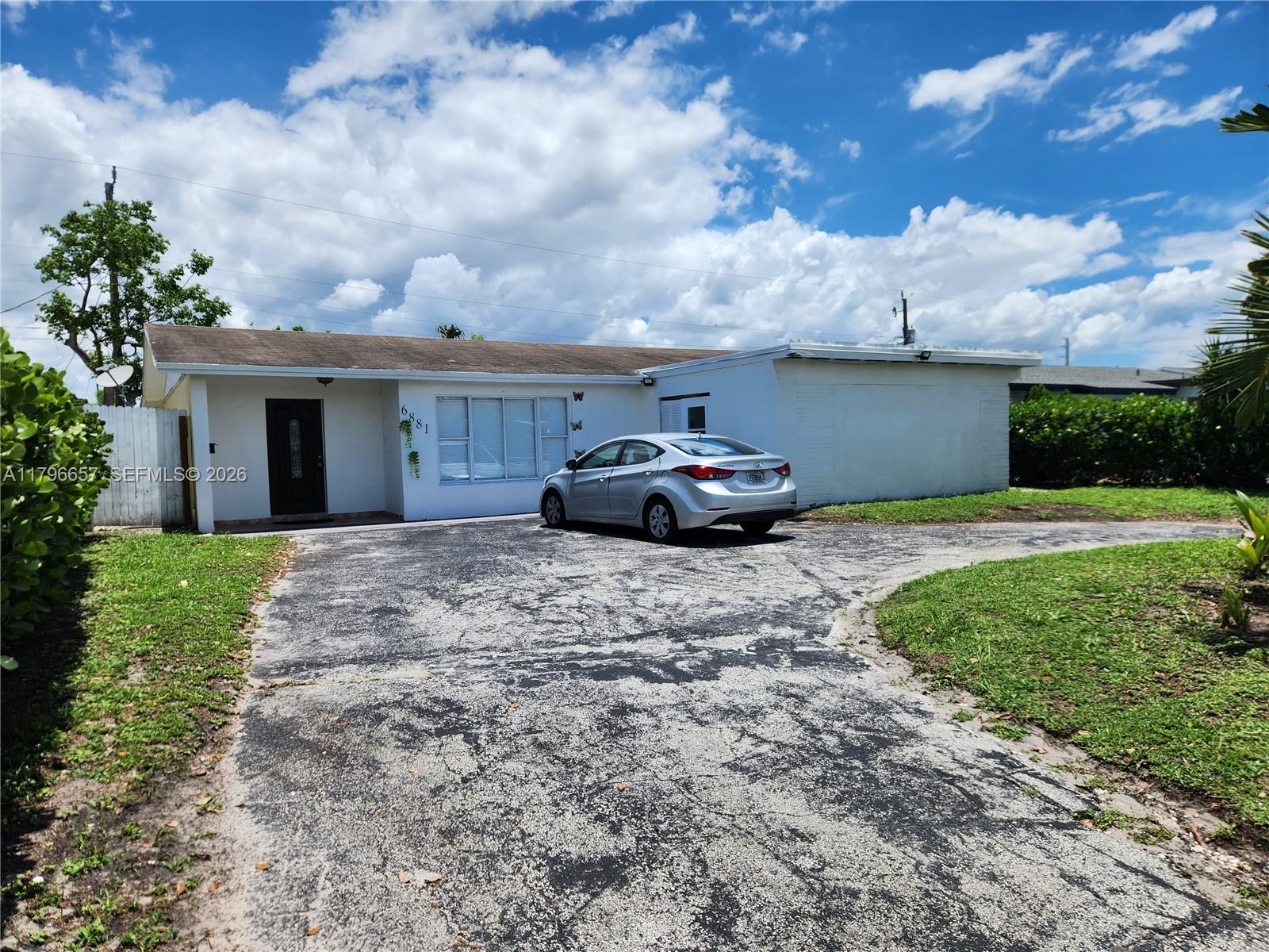 6881 3 / 2 1375 sq. ft. $ 2026-10-03 0 Photo
