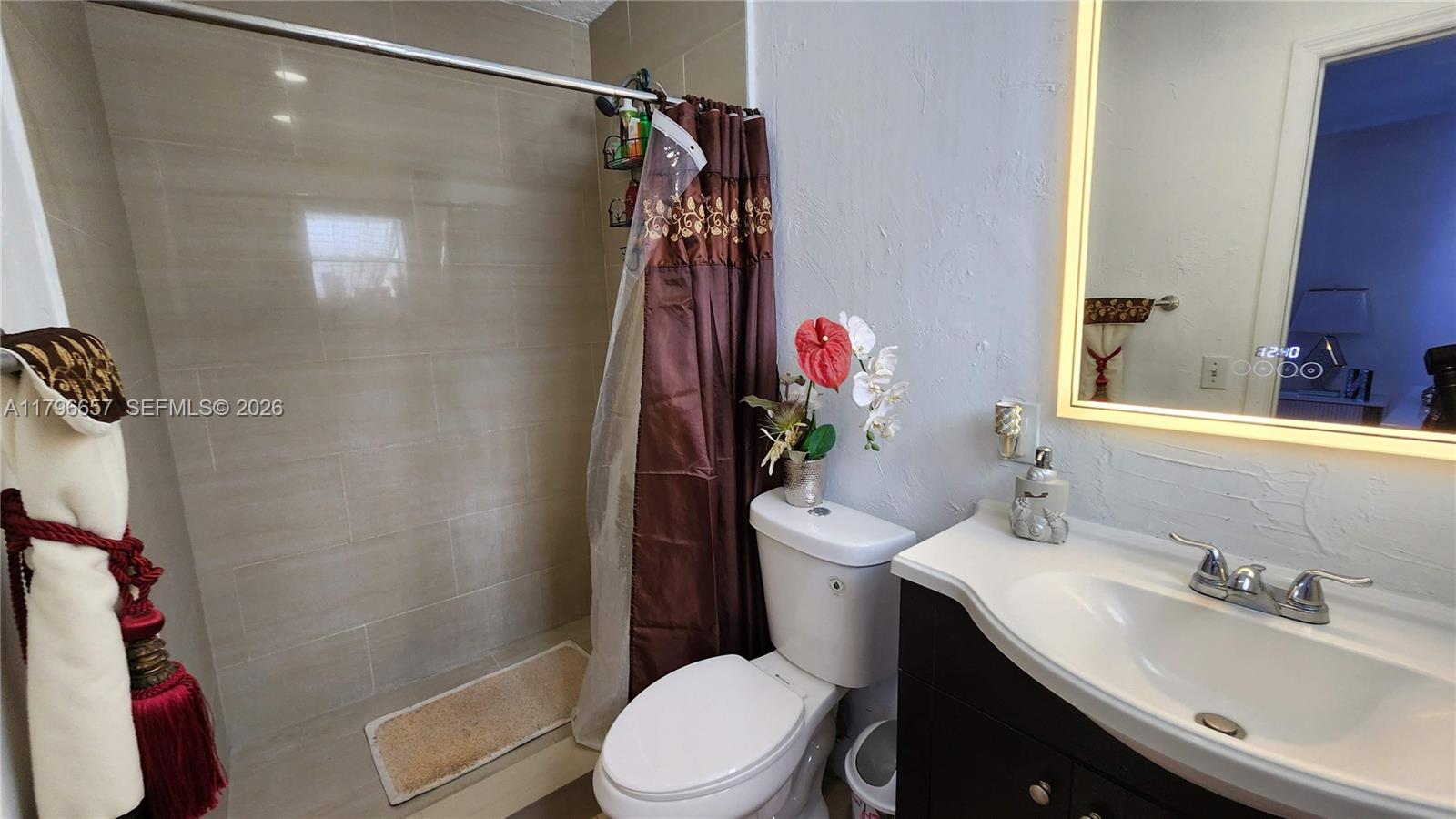 6881 3 / 2 1375 sq. ft. $ 2026-10-03 0 Photo