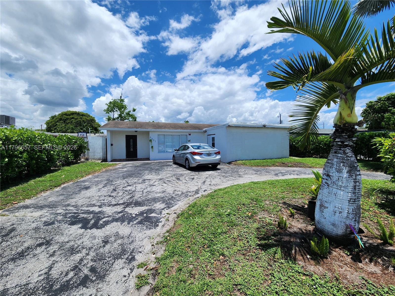 6881 3 / 2 1375 sq. ft. $ 2026-10-03 0 Photo