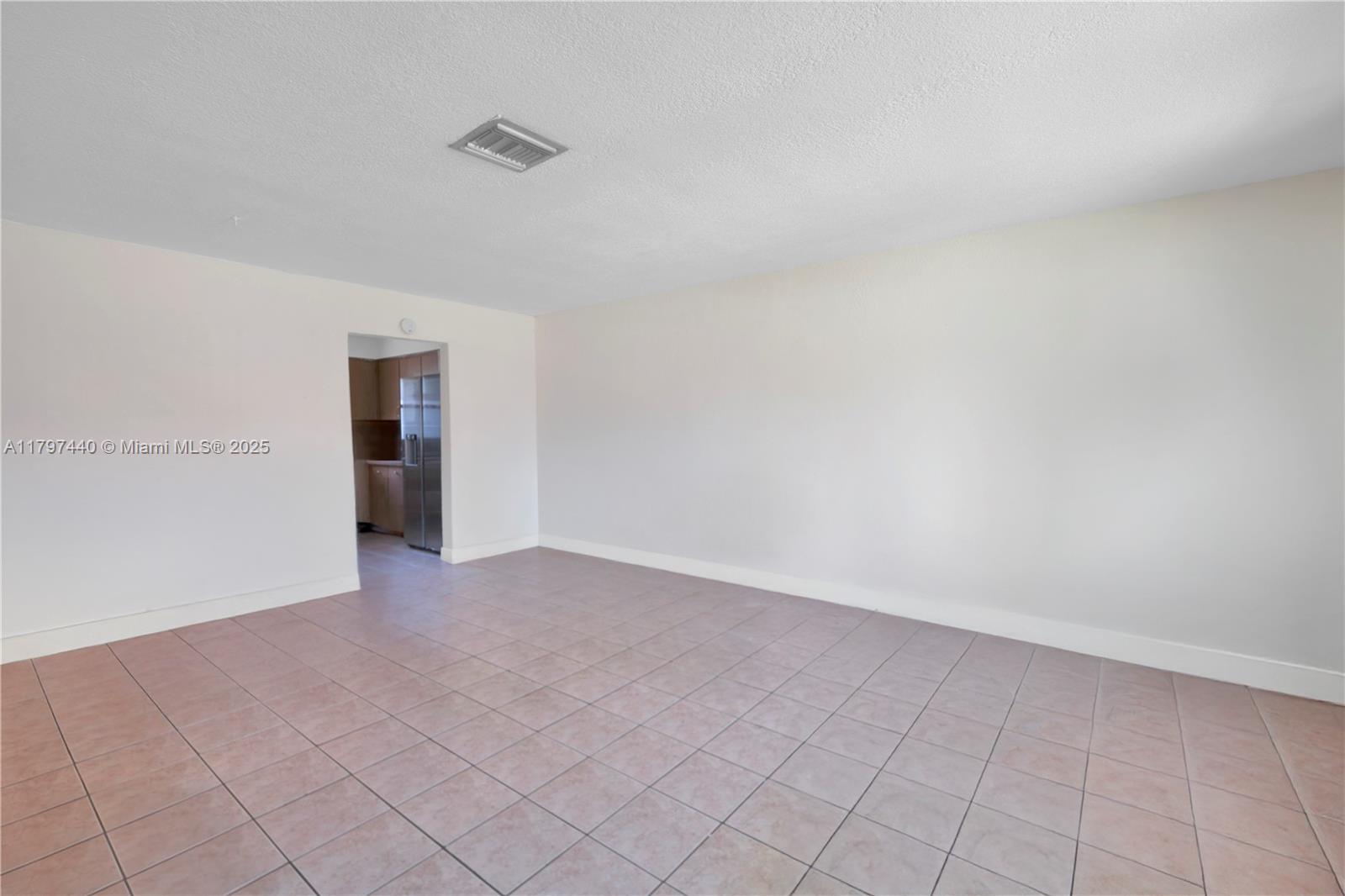 Ver detalles / 2037 sq. ft. $ 2025-05-06 0 foto
