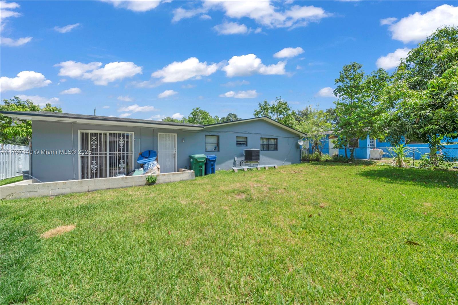 Ver detalles / 2037 sq. ft. $ 2025-05-06 0 foto