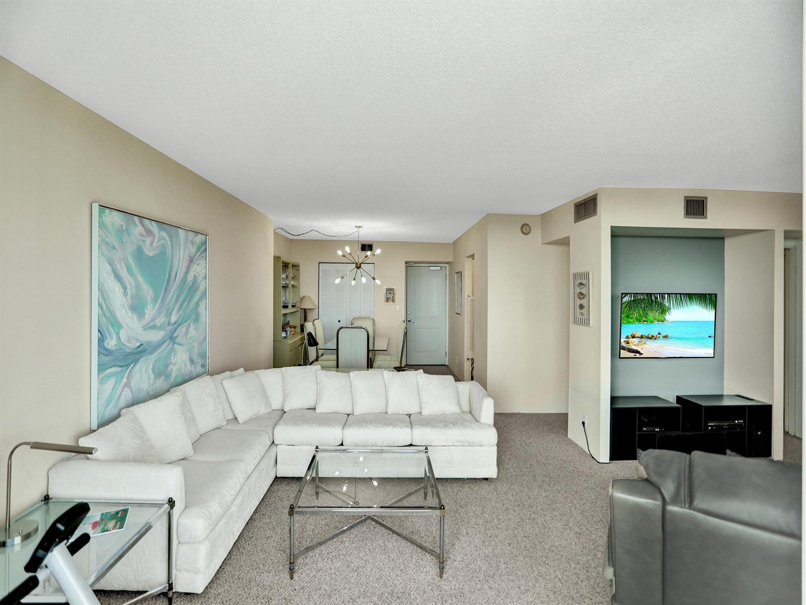 1125 2 / 2 1357 sq. ft. $ 2025-10-14 0 foto