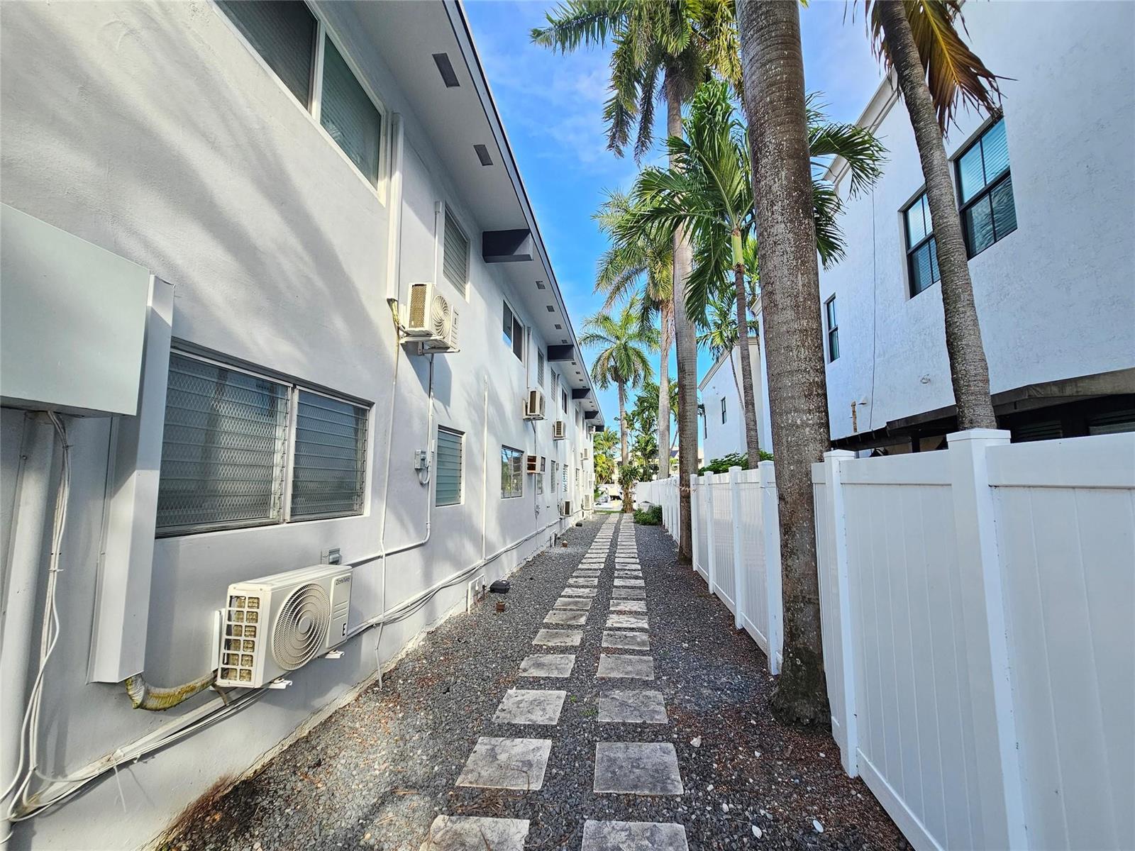 See details / 0 sq. ft. $ 2025-11-04 0 Photo