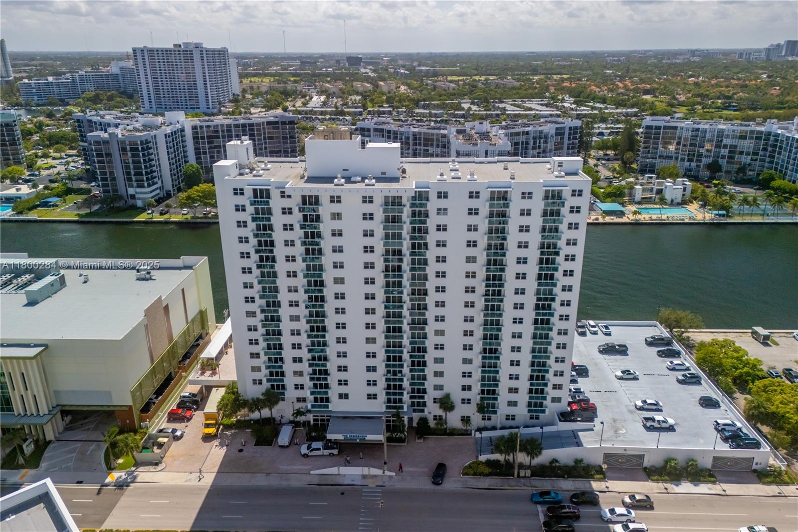 Photo of 3000 Ocean Dr  #1416, Hollywood, Florida, 33019 - 