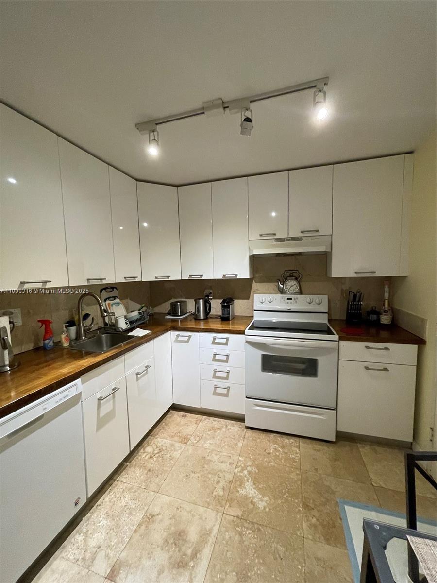 Photo of 1833 Ocean Dr  #1708, Hallandale Beach, Florida, 33009 - 
