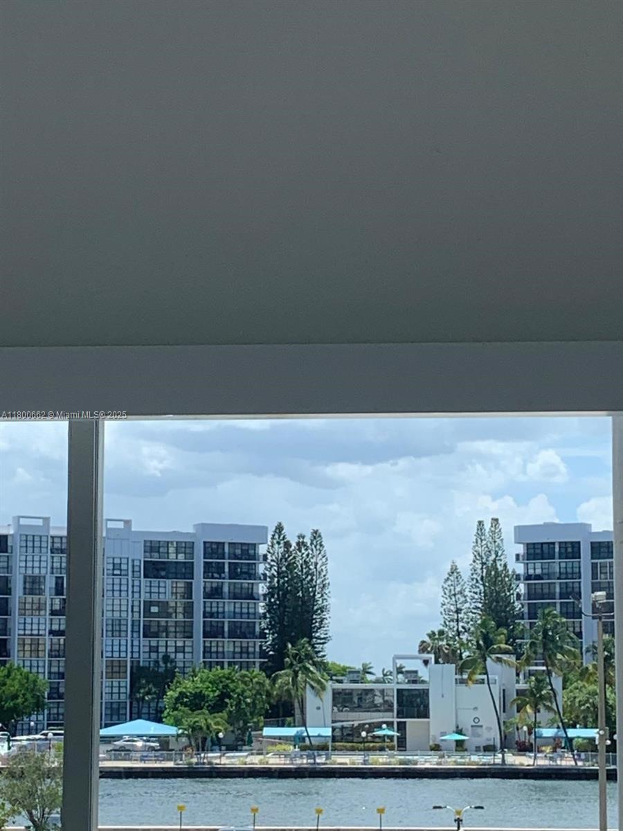 Photo of 2751 Ocean Dr  #208N, Hollywood, Florida, 33019 - 