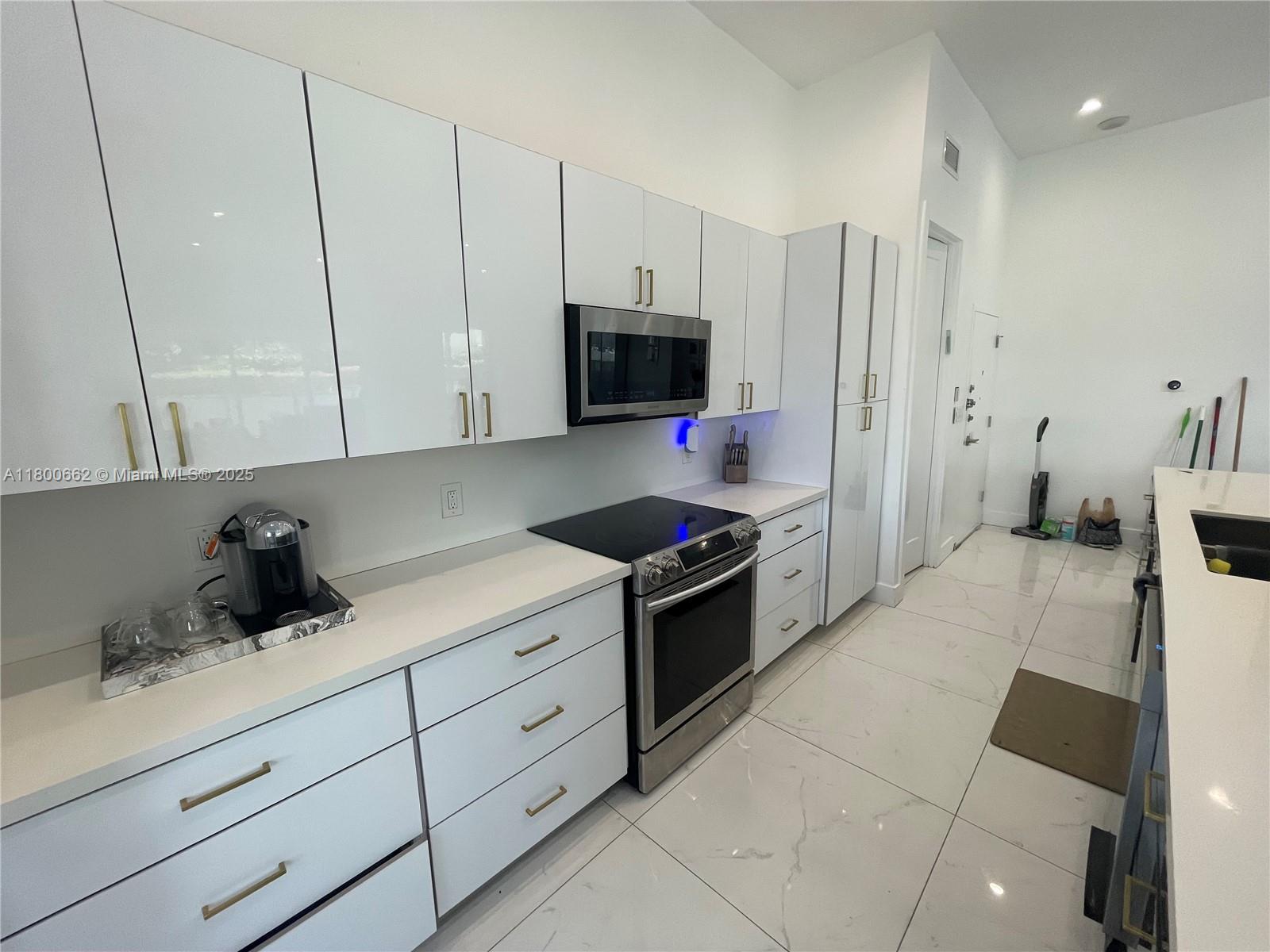 Photo of 2751 Ocean Dr  #208N, Hollywood, Florida, 33019 - Converted into full bedroom