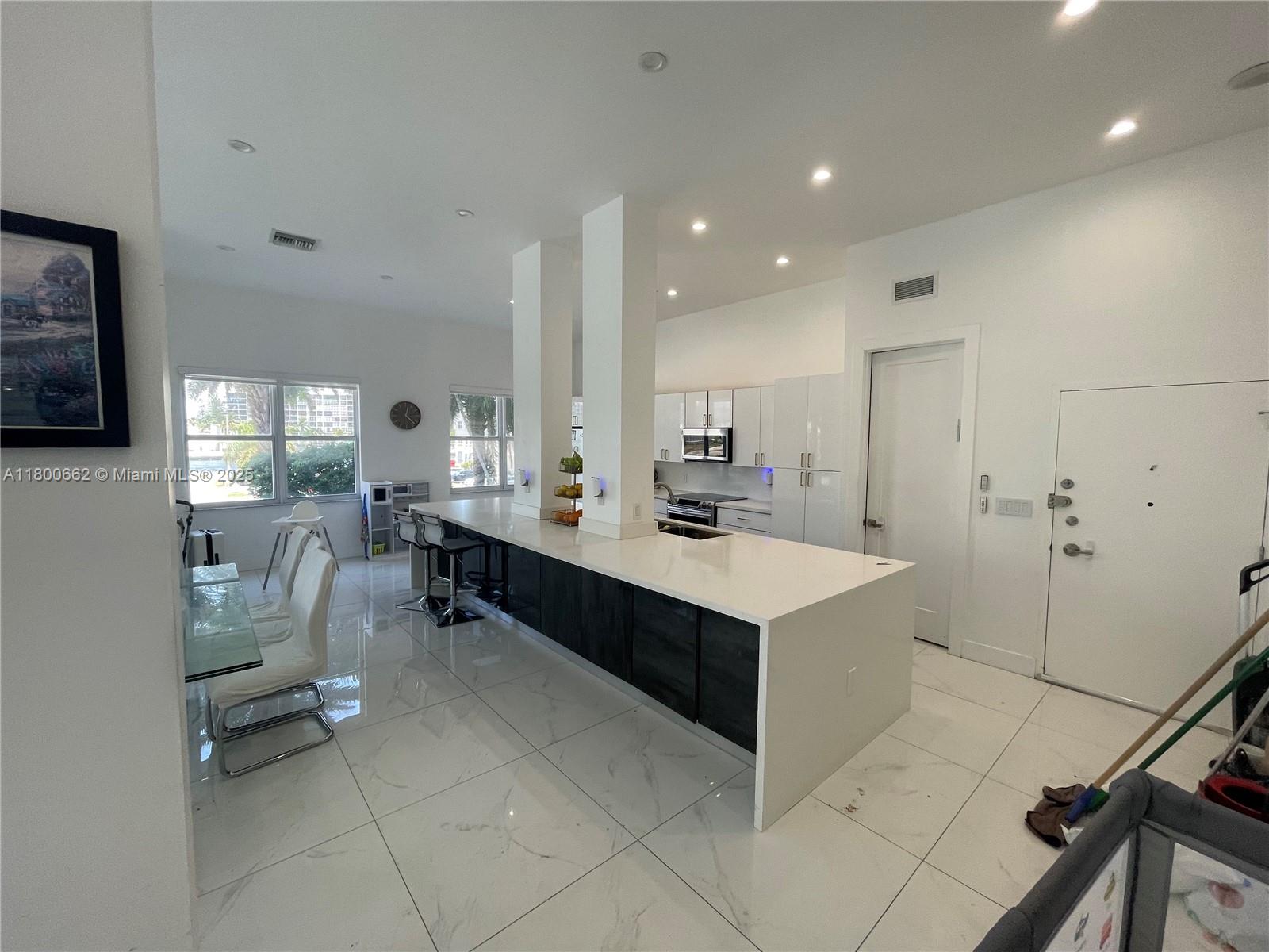Photo of 2751 Ocean Dr  #208N, Hollywood, Florida, 33019 - Master bedroom