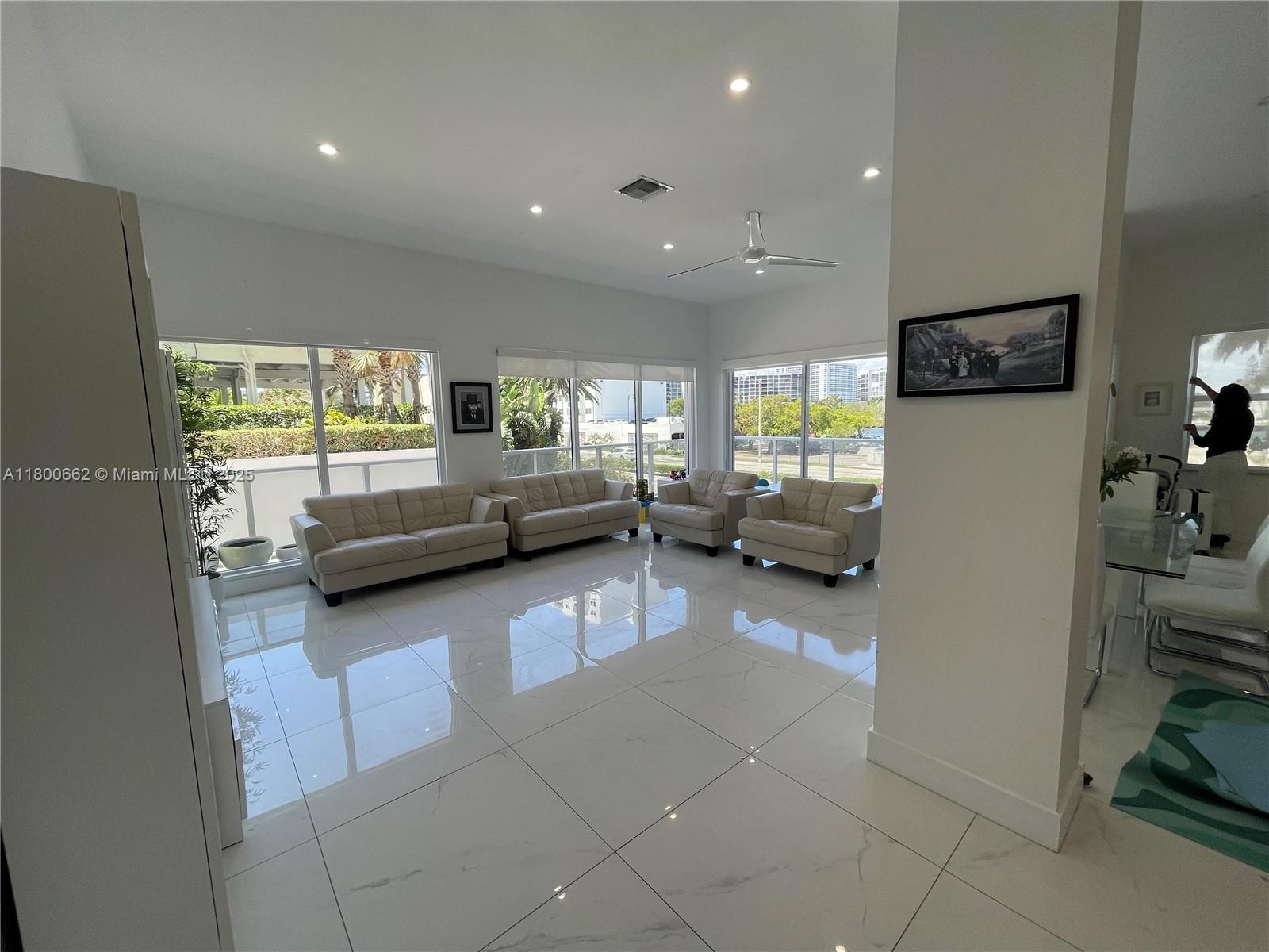 Photo of 2751 Ocean Dr  #208N, Hollywood, Florida, 33019 - Master bedroom, walk-in closet