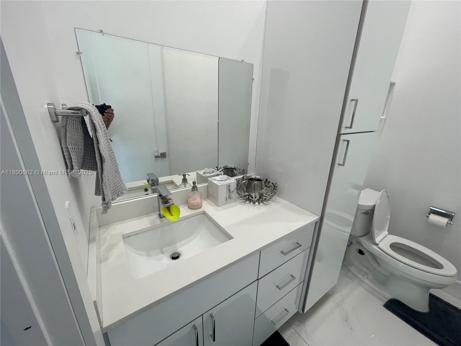 Photo of 2751 Ocean Dr  #208N, Hollywood, Florida, 33019 - PLAY ROOM CHESS