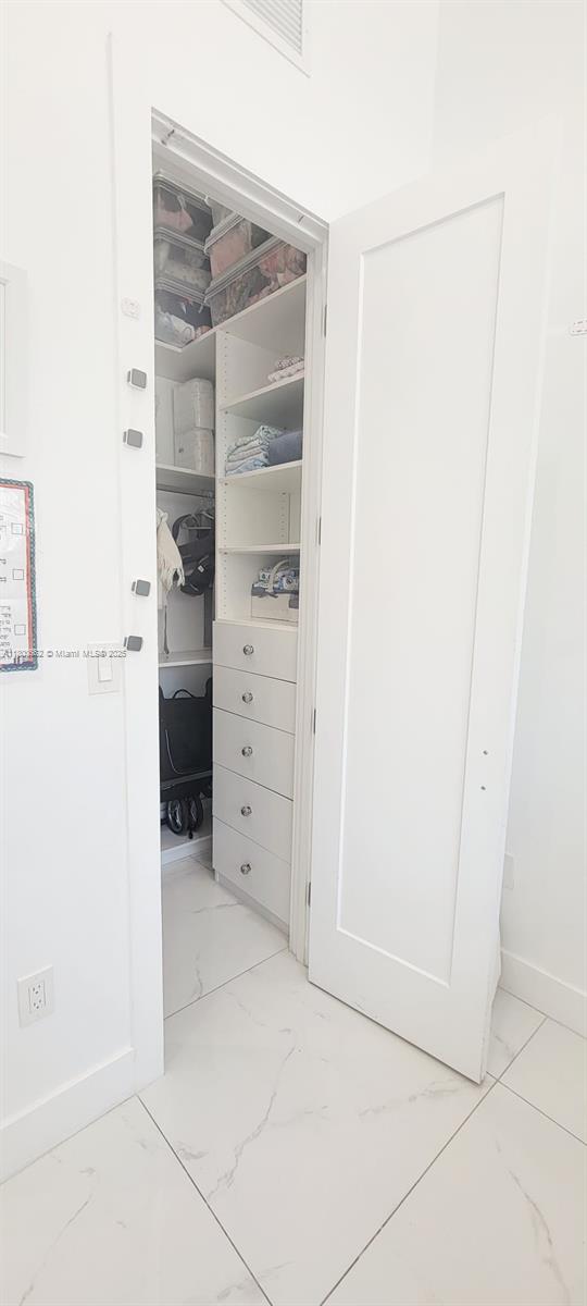 Photo of 2751 Ocean Dr  #208N, Hollywood, Florida, 33019 - 