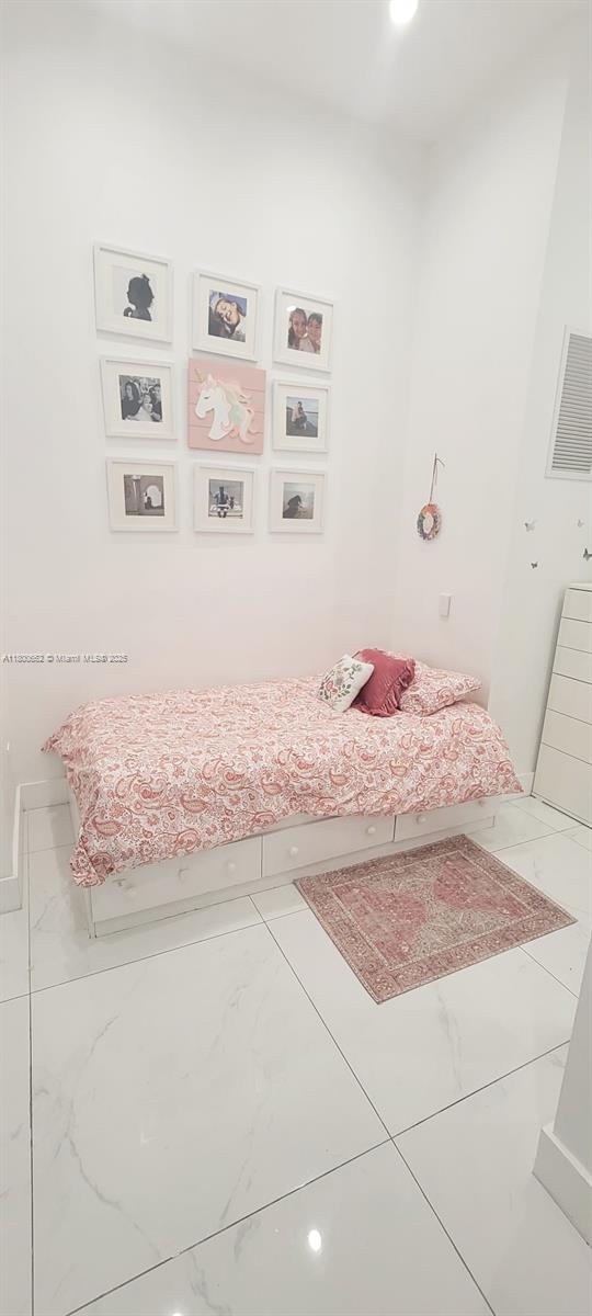 Photo of 2751 Ocean Dr  #208N, Hollywood, Florida, 33019 - 
