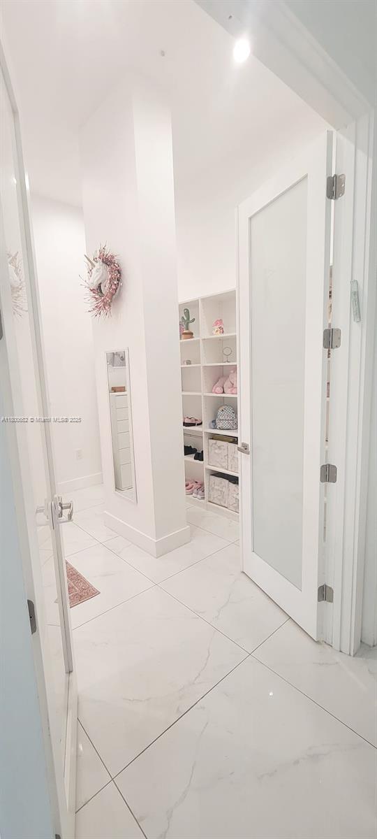 Photo of 2751 Ocean Dr  #208N, Hollywood, Florida, 33019 - 