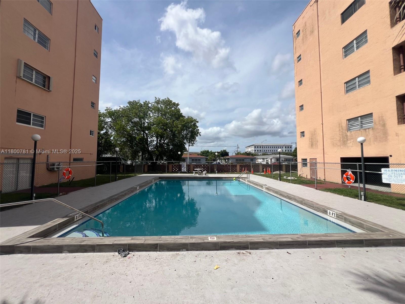 Ver detalles 118 3 / 2 1177 sq. ft. $ 2025-06-09 0 foto