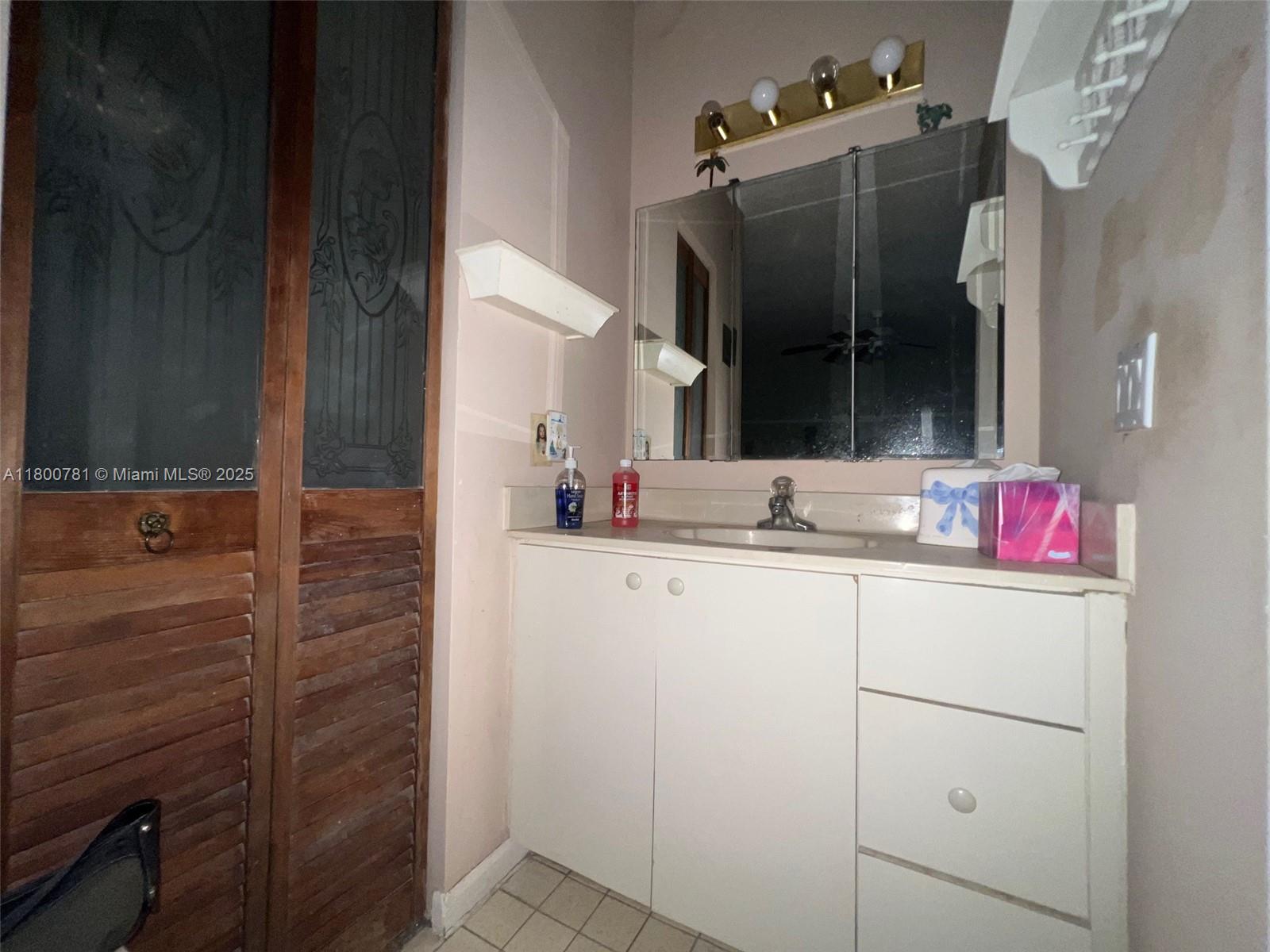 Ver detalles 118 3 / 2 1177 sq. ft. $ 2025-06-09 0 foto