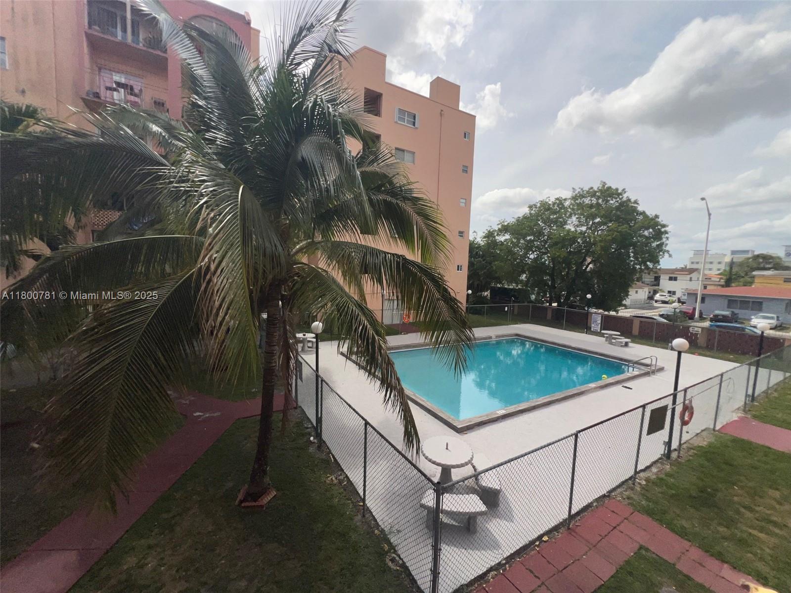 Ver detalles 118 3 / 2 1177 sq. ft. $ 2025-06-09 0 foto