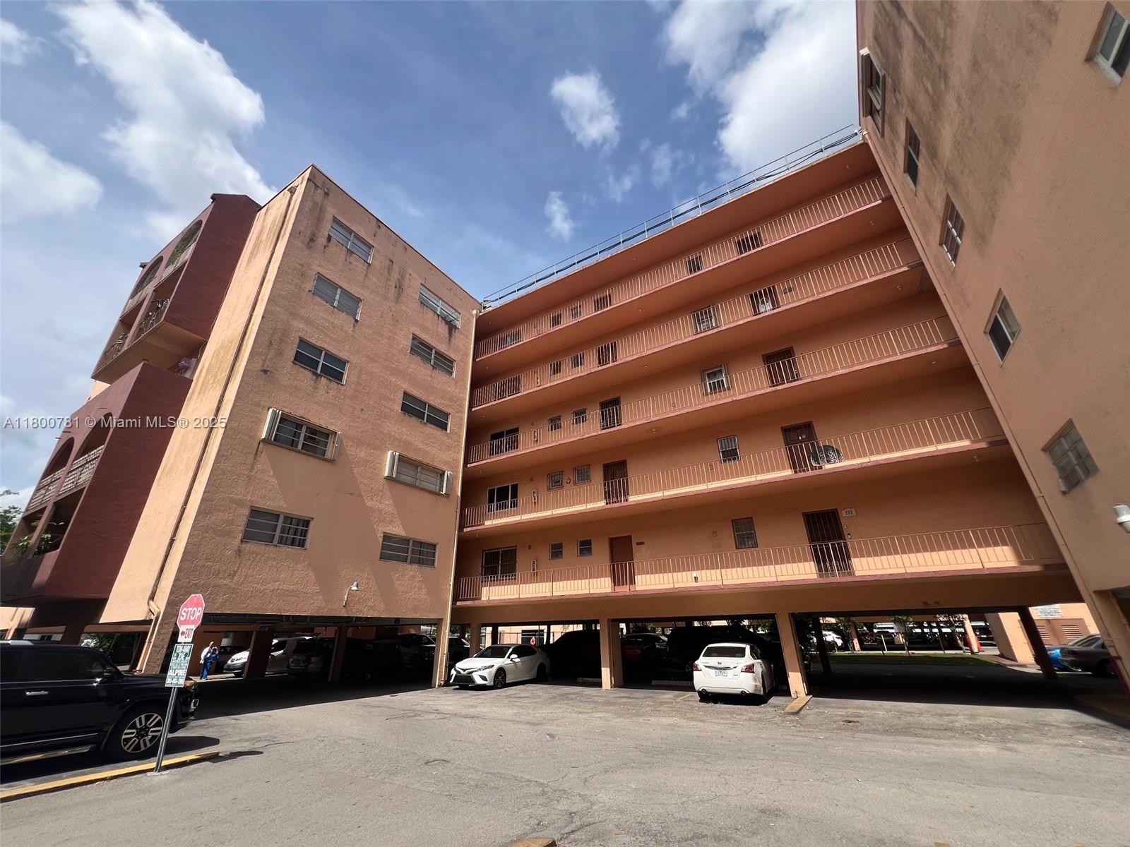 Ver detalles 118 3 / 2 1177 sq. ft. $ 2025-06-09 0 foto
