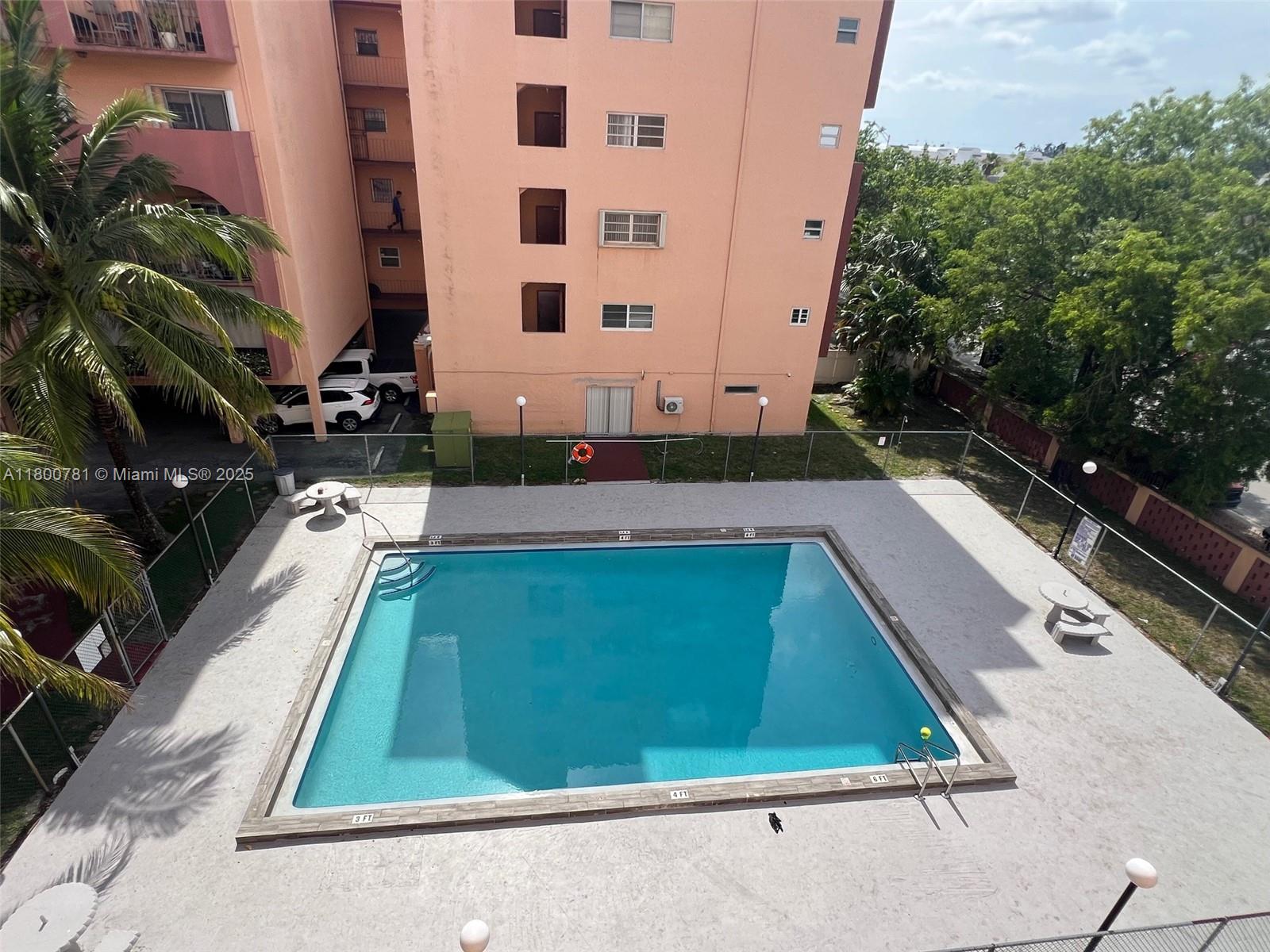 Ver detalles 118 3 / 2 1177 sq. ft. $ 2025-06-09 0 foto