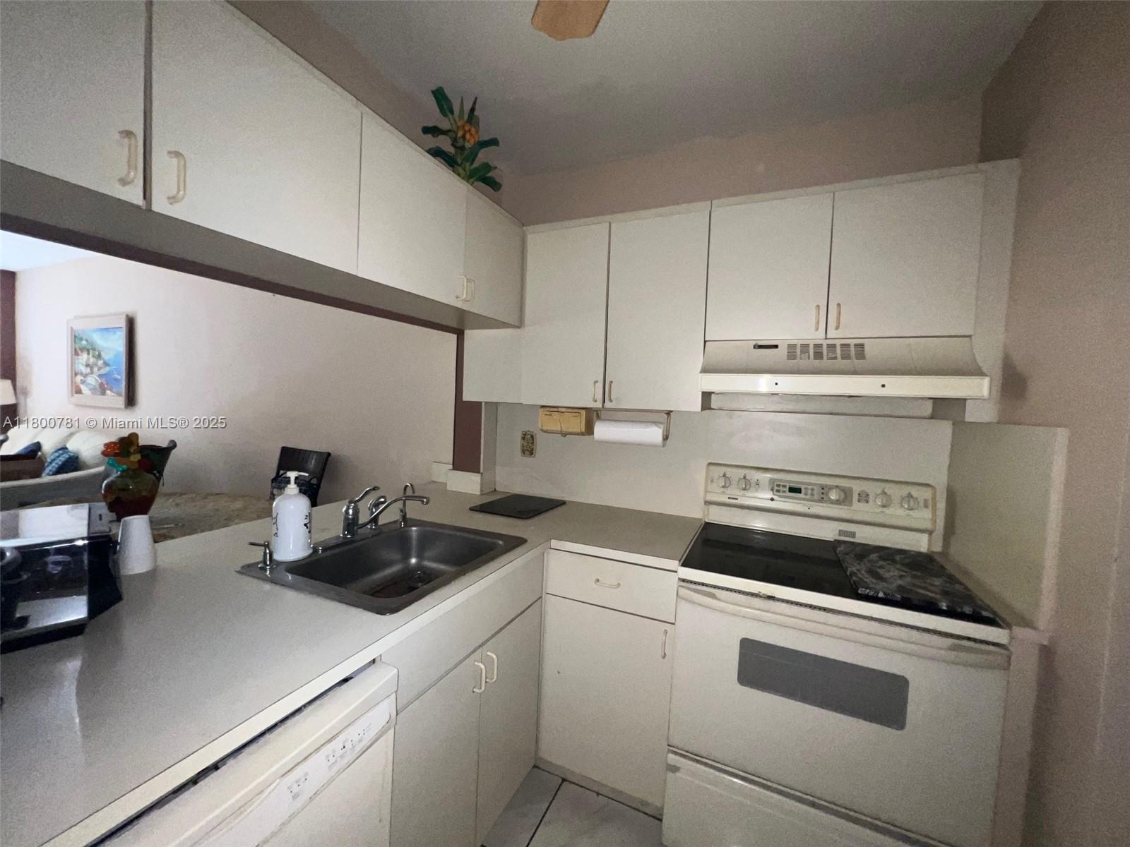 Ver detalles 118 3 / 2 1177 sq. ft. $ 2025-06-09 0 foto