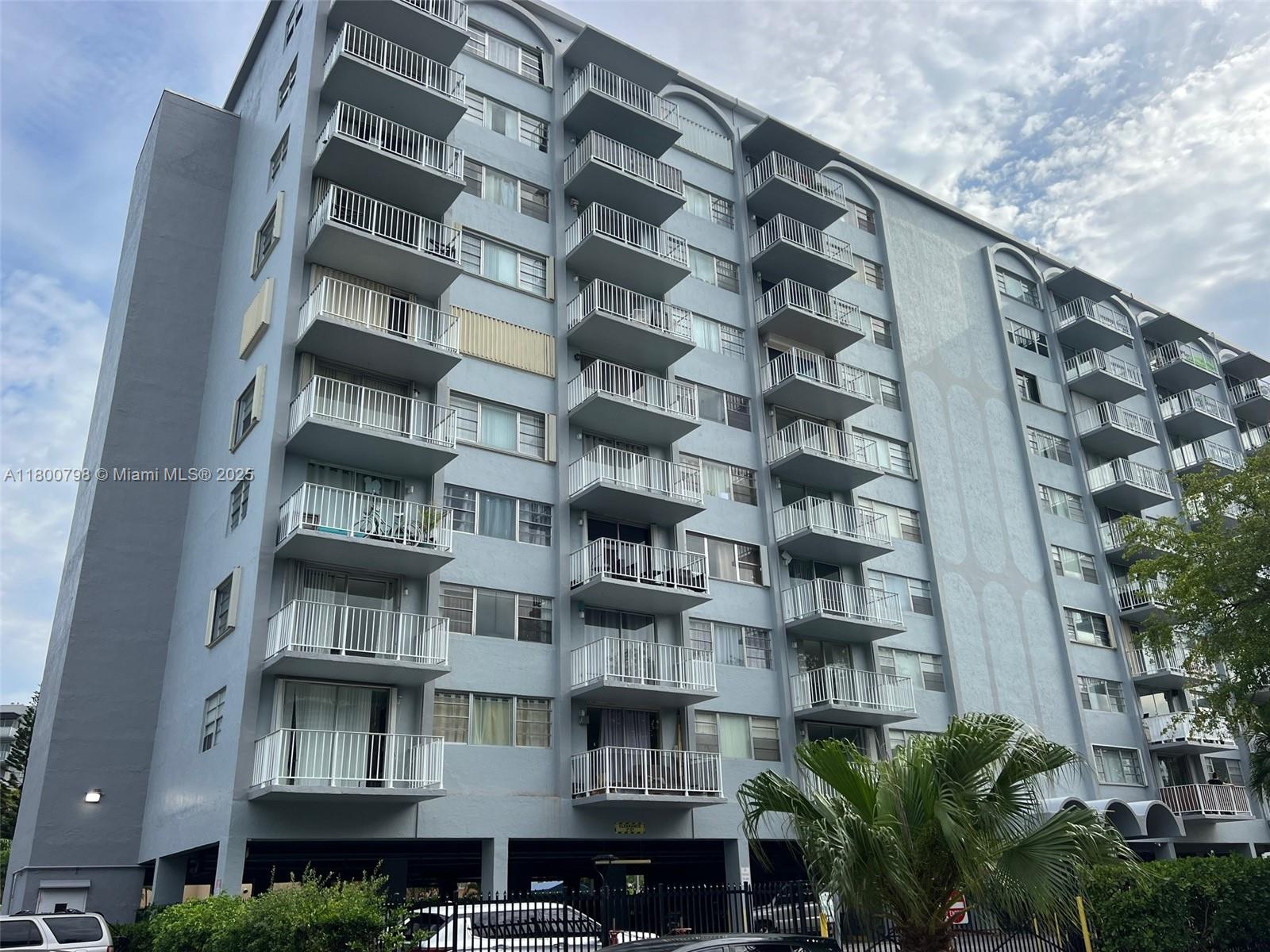See details 810 1 / 1 875 sq. ft. $ 2025-08-19 0 Photo