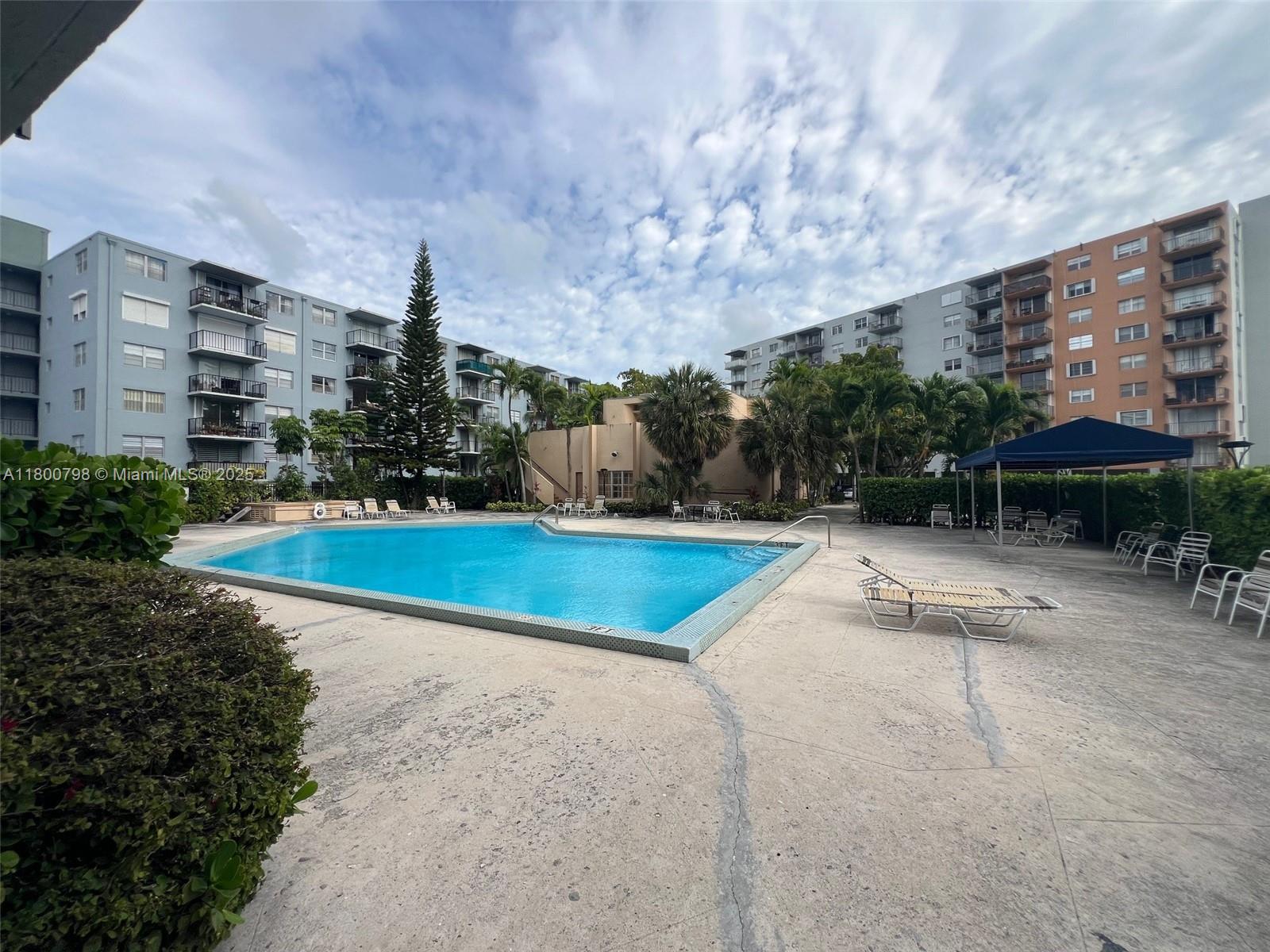 See details 810 1 / 1 875 sq. ft. $ 2025-08-19 0 Photo