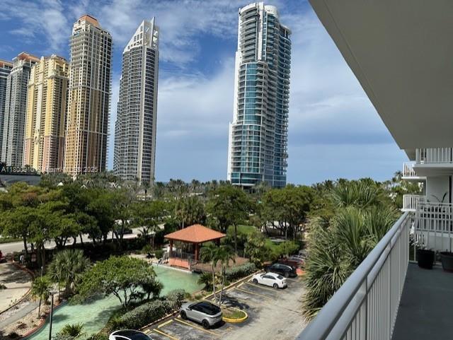 517 2 / 2 1507 sq. ft. $ 2025-07-25 0 Photo