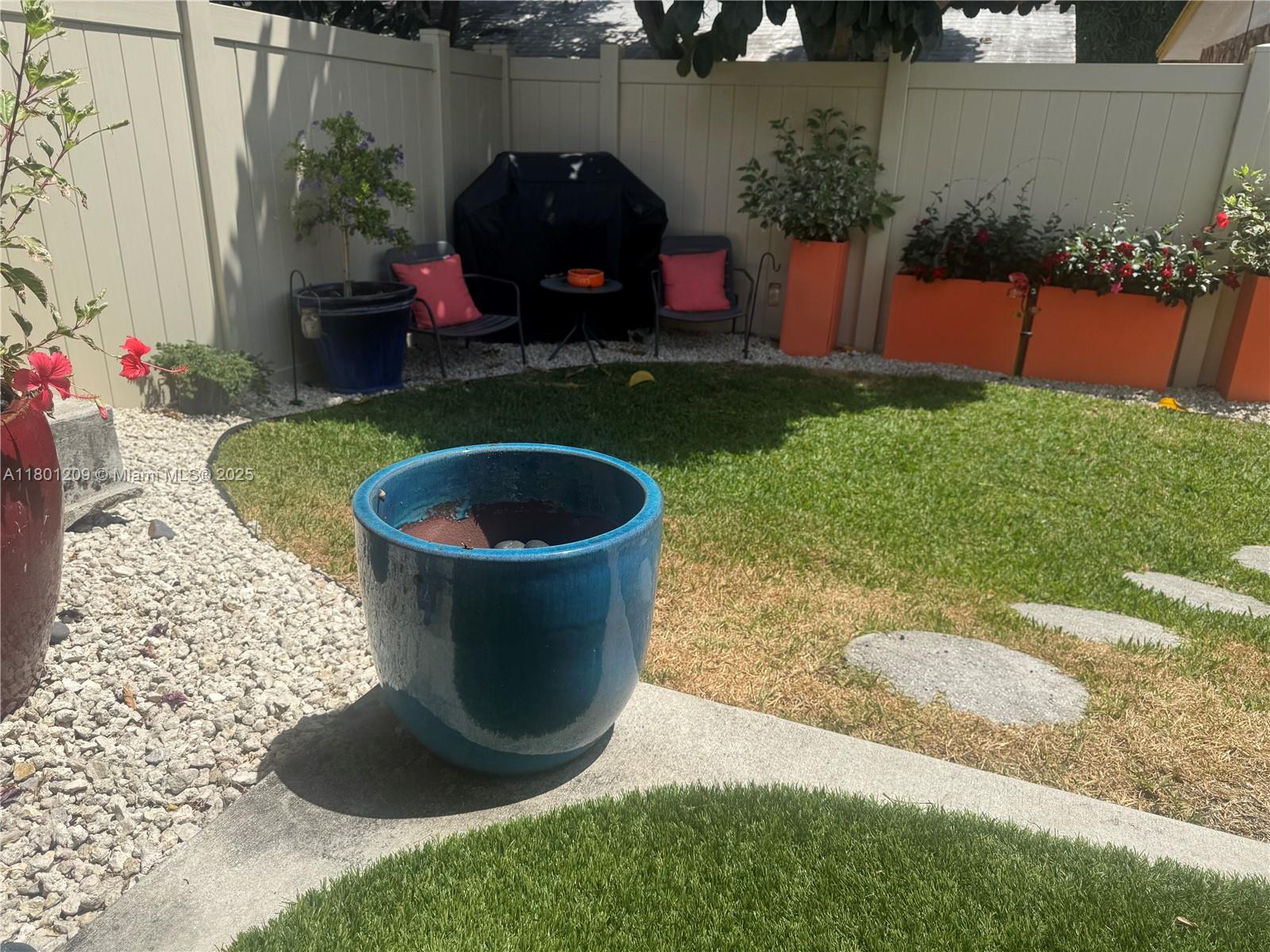 See details / 2840 sq. ft. $ 2025-07-25 0 Photo