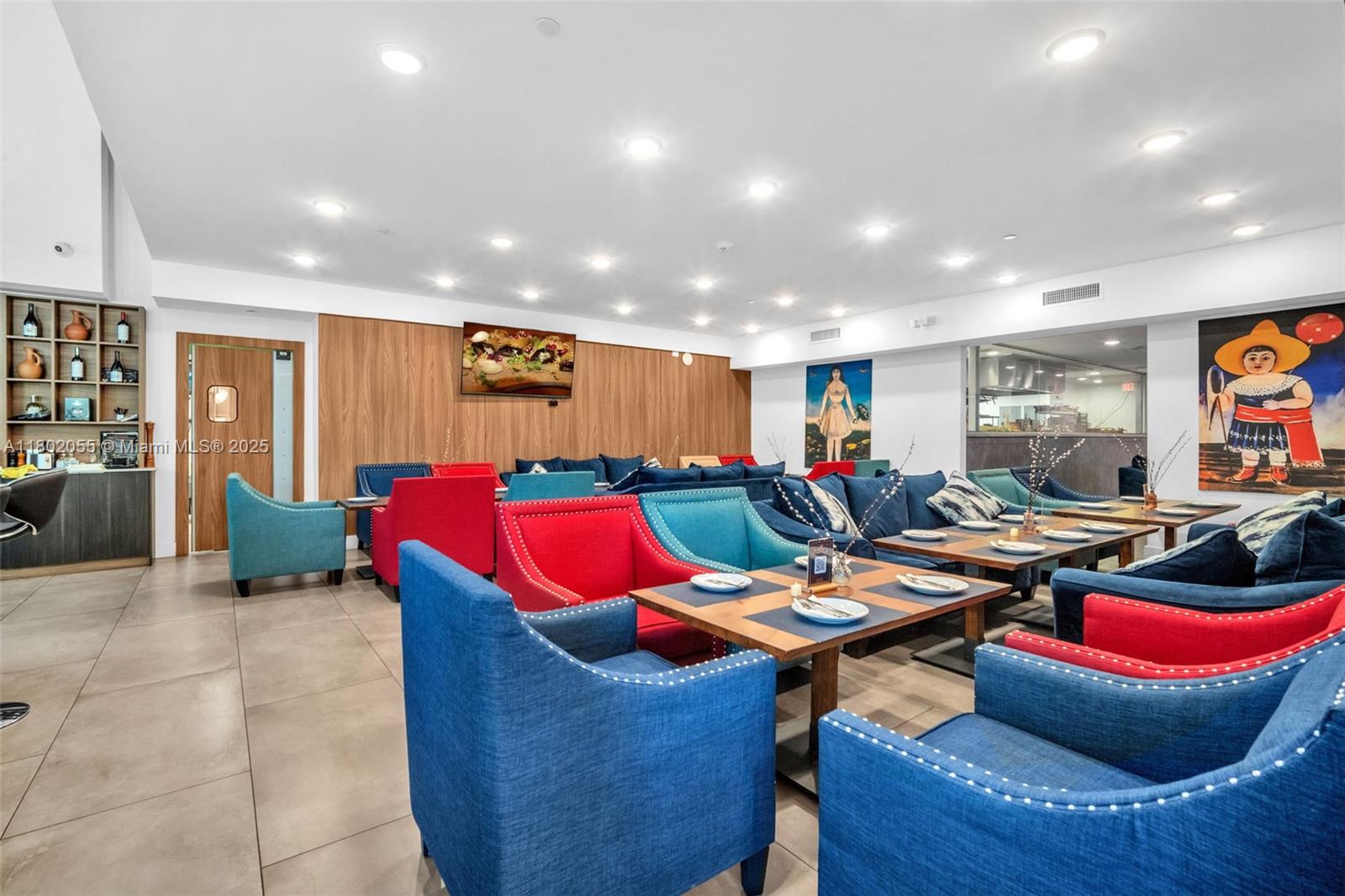   /   sq. ft. $ 2025-10-01 0 foto