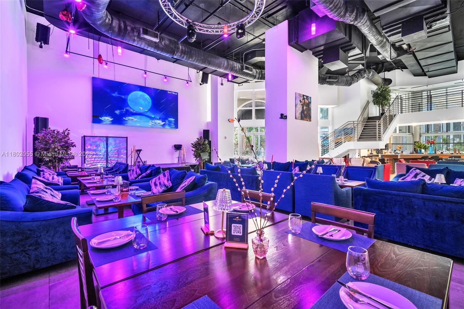   /   sq. ft. $ 2025-10-01 0 foto