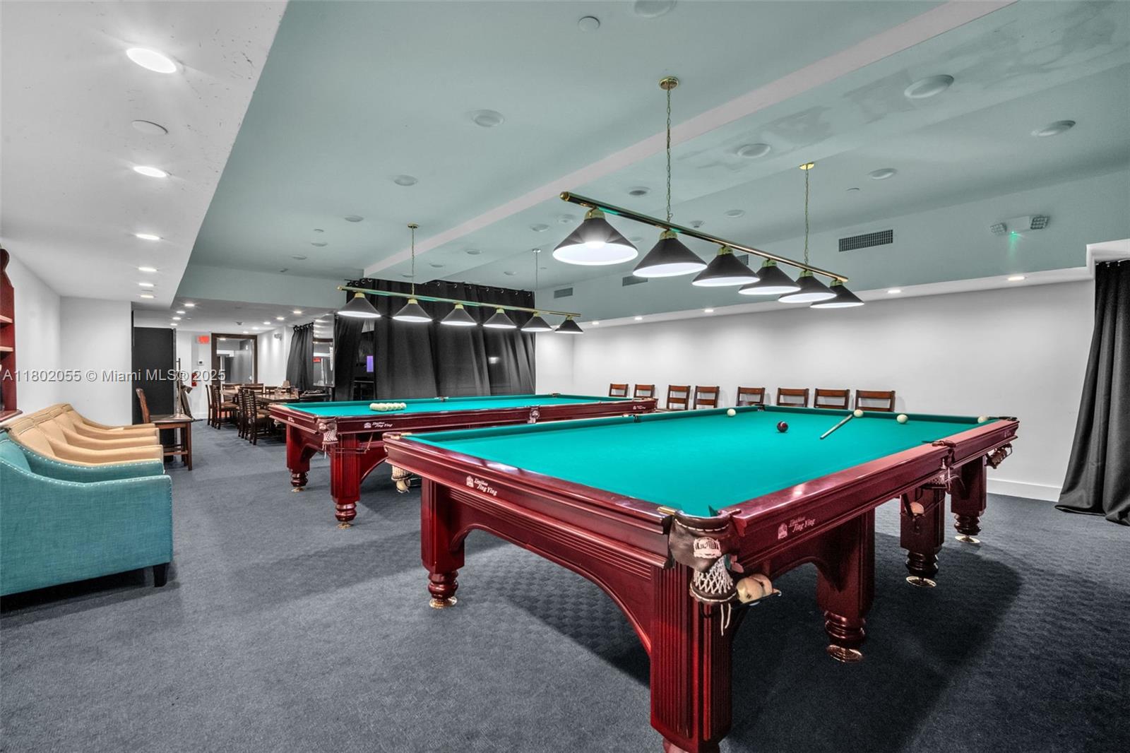   /   sq. ft. $ 2025-10-01 0 foto