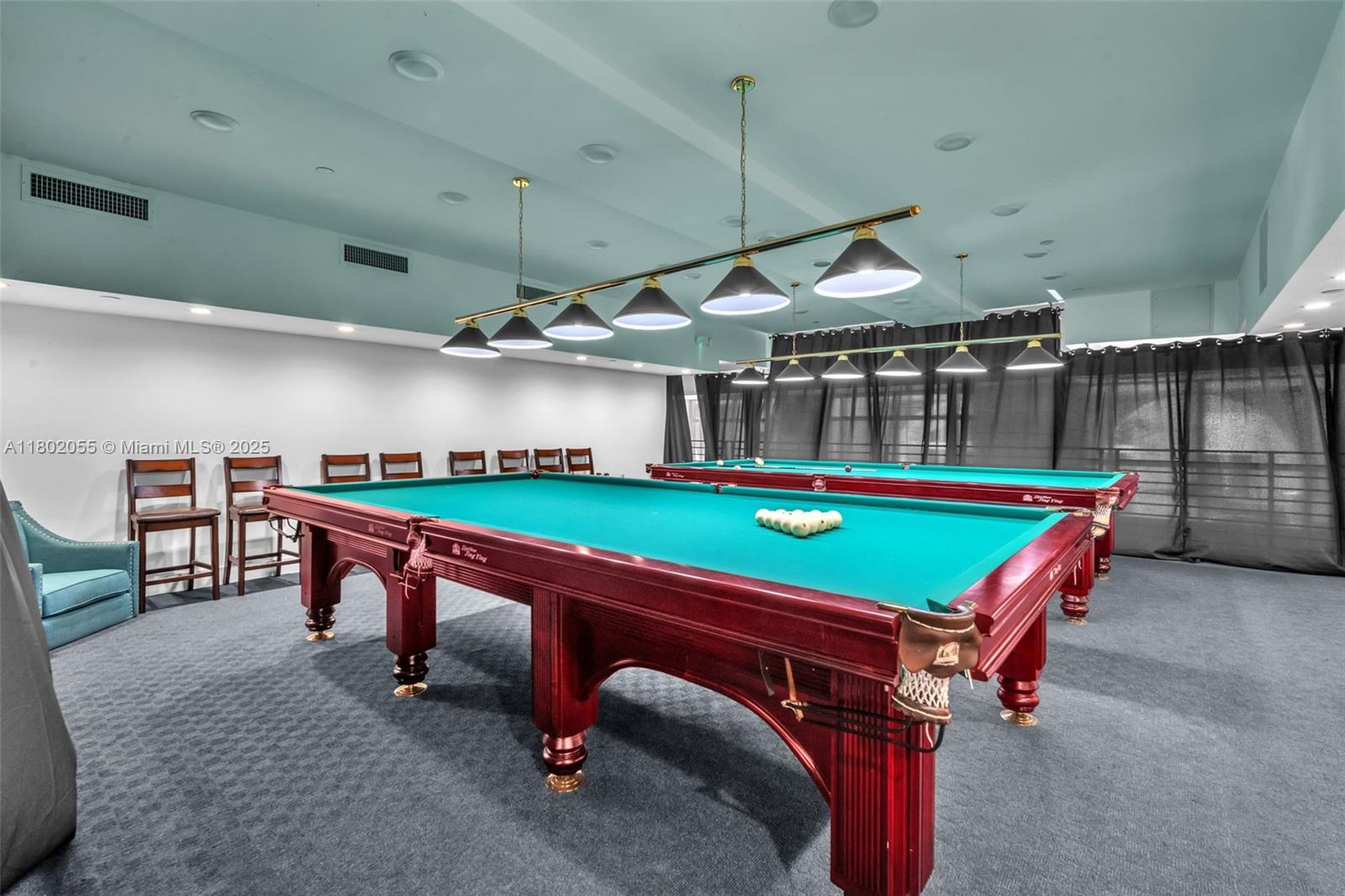   /   sq. ft. $ 2025-10-01 0 foto