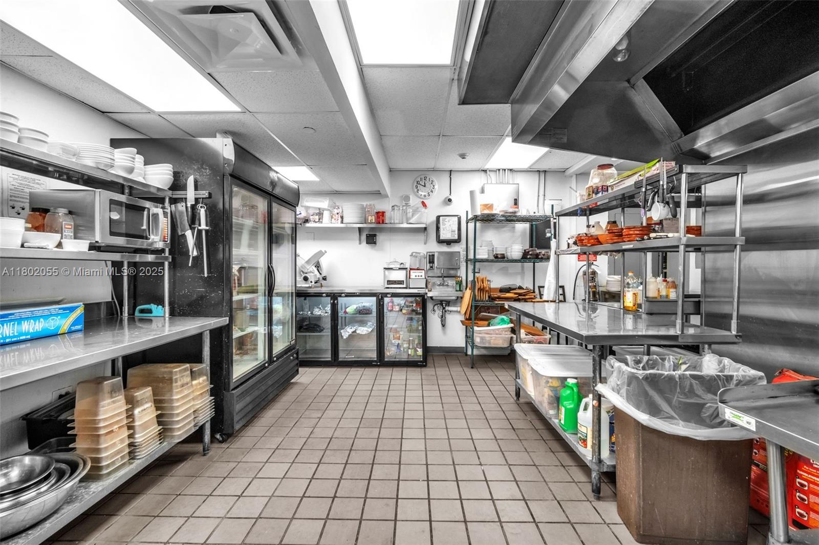   /   sq. ft. $ 2025-10-01 0 foto