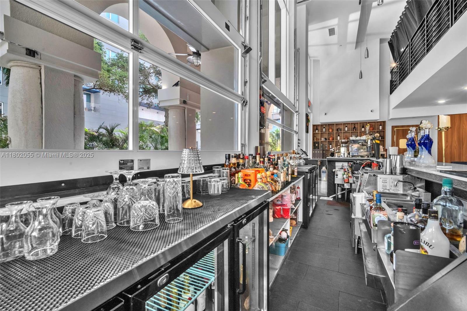   /   sq. ft. $ 2025-10-01 0 foto