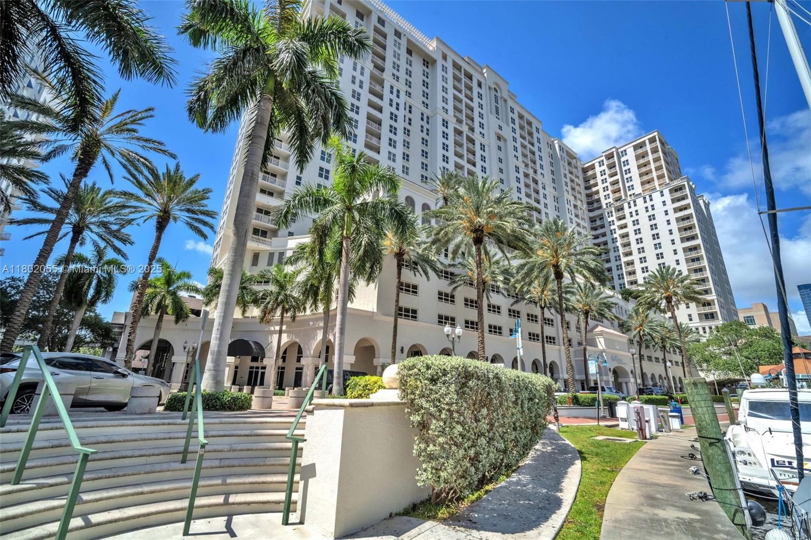   /   sq. ft. $ 2025-10-01 0 foto