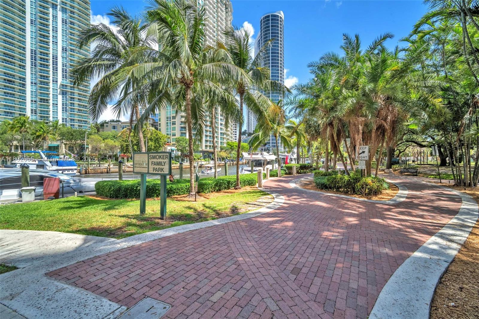   /   sq. ft. $ 2025-10-01 0 foto