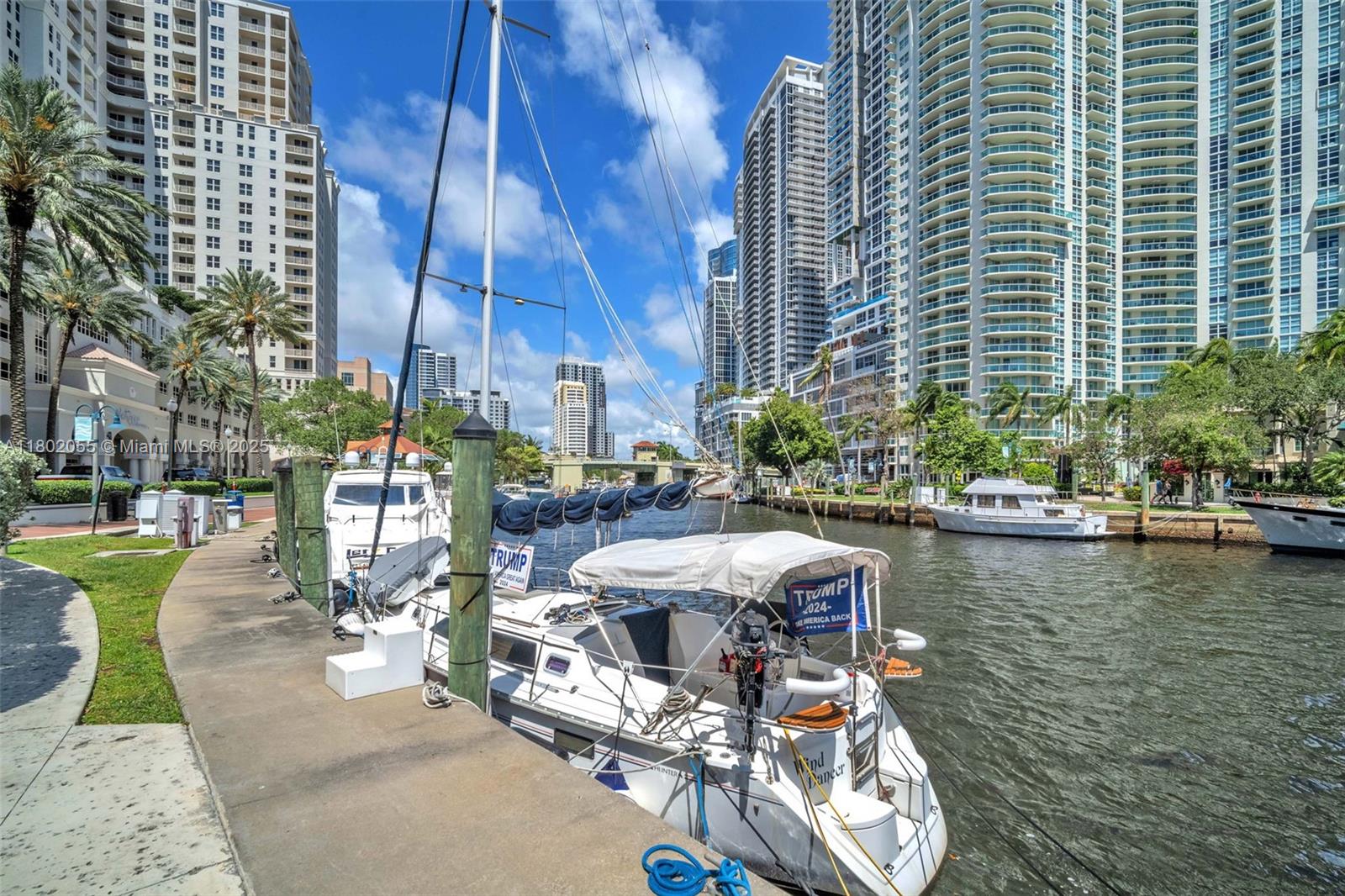   /   sq. ft. $ 2025-10-01 0 foto