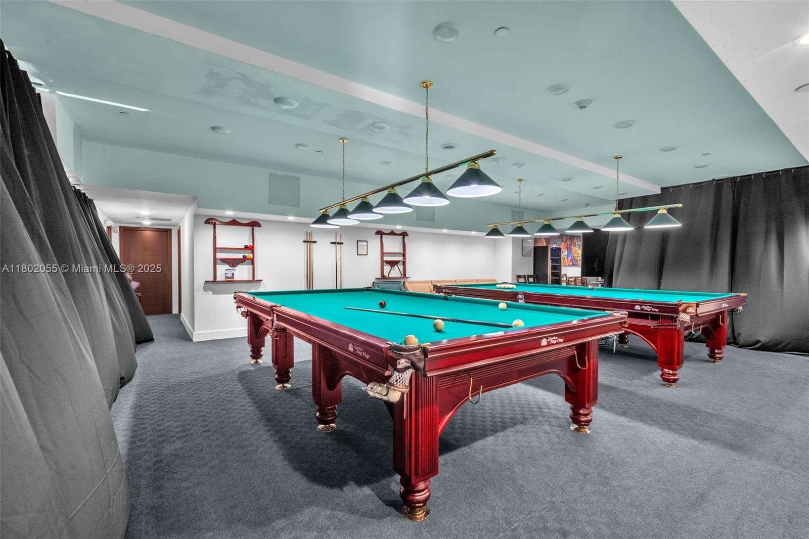   /   sq. ft. $ 2025-10-01 0 foto