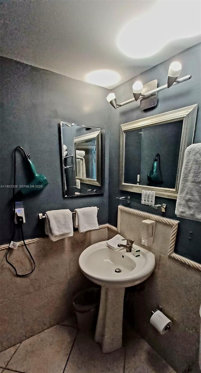 Photo of 19201 Collins Ave  #1105, Sunny Isles Beach, Florida, 33160 - 