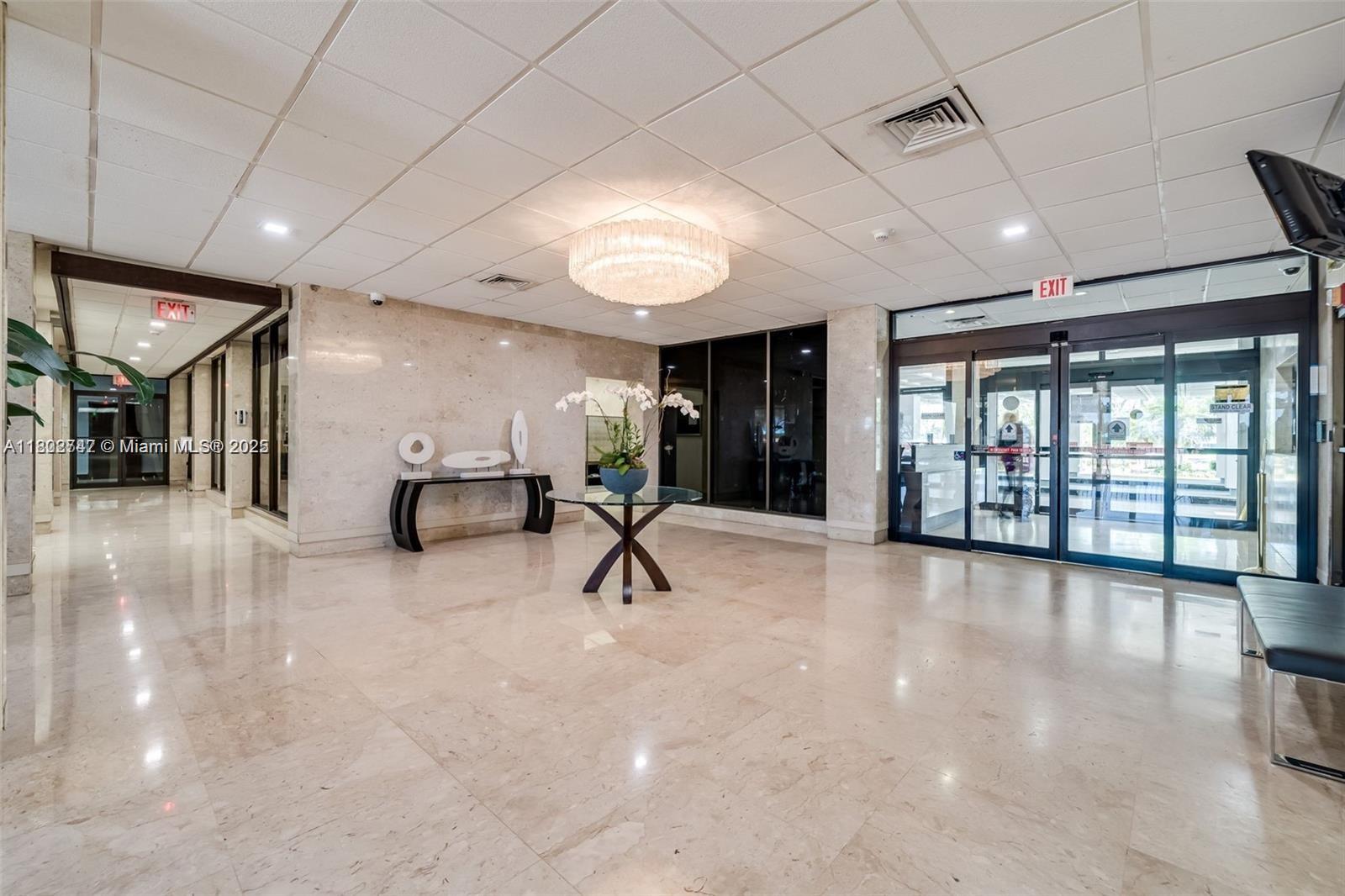See details 2105 2 / 2 1350 sq. ft. $ 2025-08-26 0 Photo