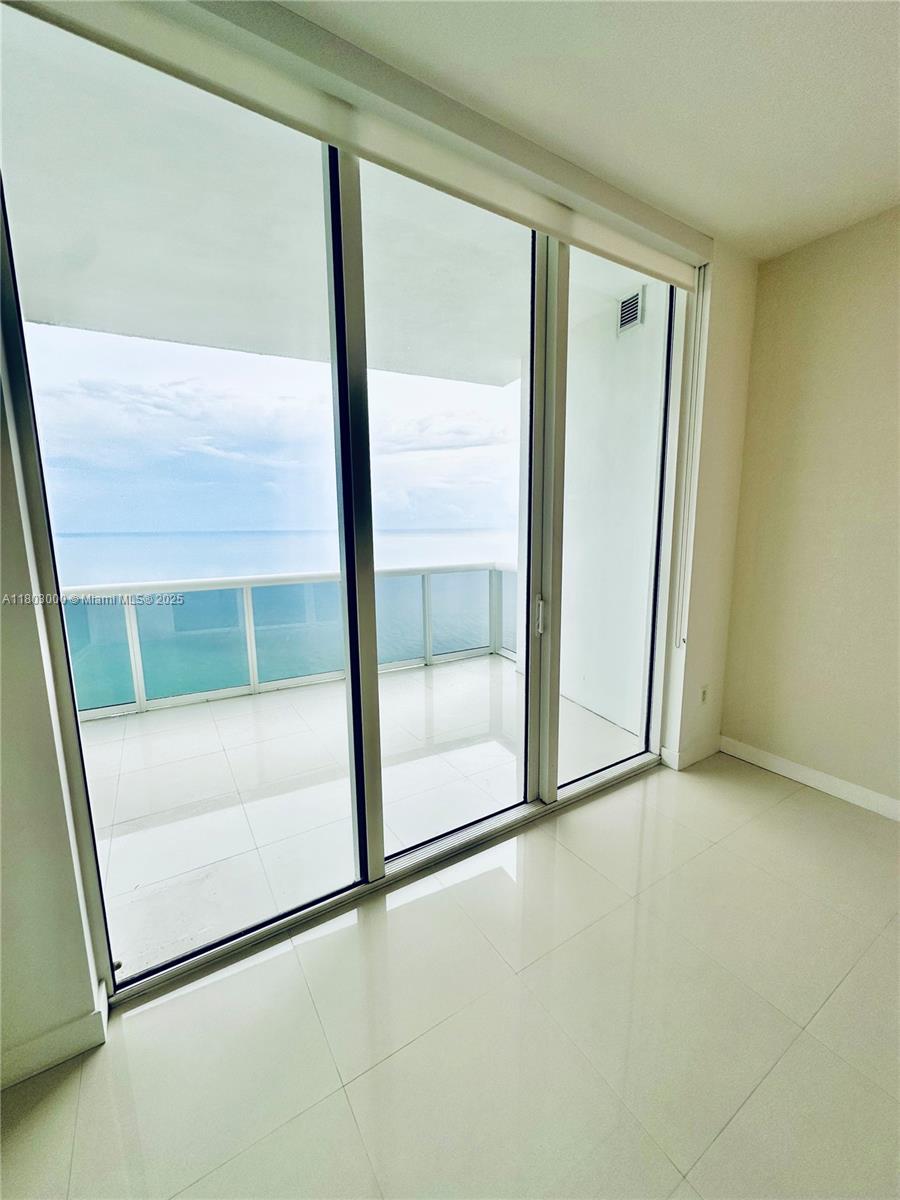 4808 2 / 3 1570 sq. ft. $ 2025-05-14 0 foto