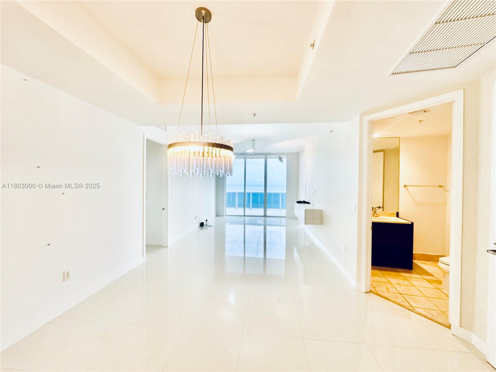 4808 2 / 3 1570 sq. ft. $ 2025-05-14 0 foto