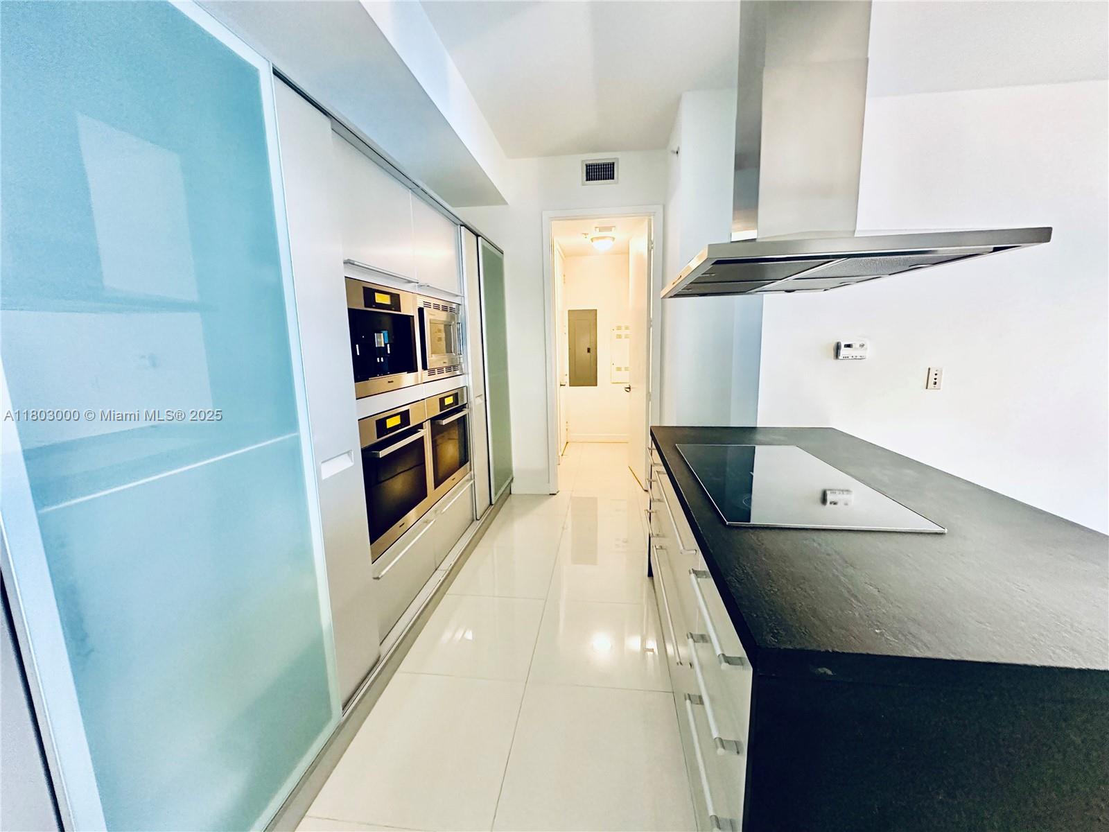 4808 2 / 3 1570 sq. ft. $ 2025-05-14 0 foto